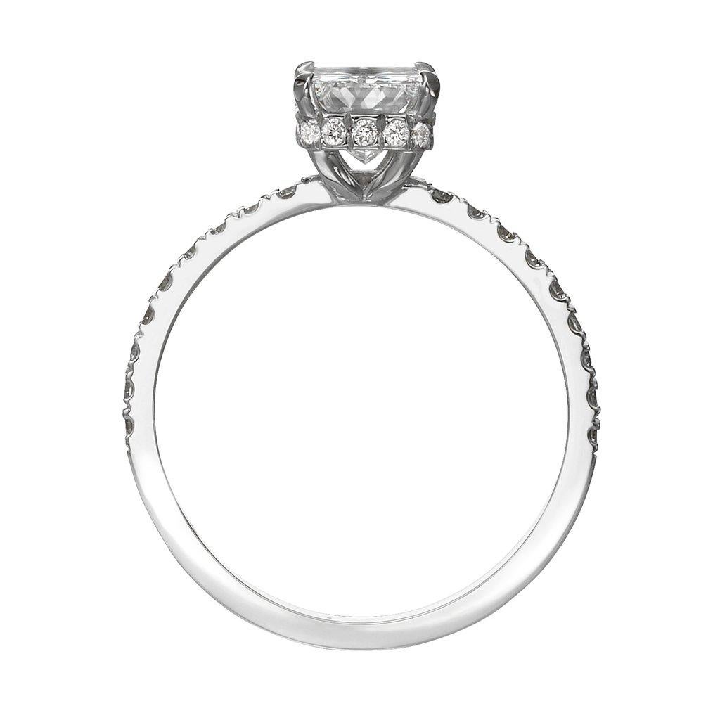 1.55 Carat Radiant Cut Diamond Engagement Ring on 18 Karat White Gold (Radiantschliff) im Angebot