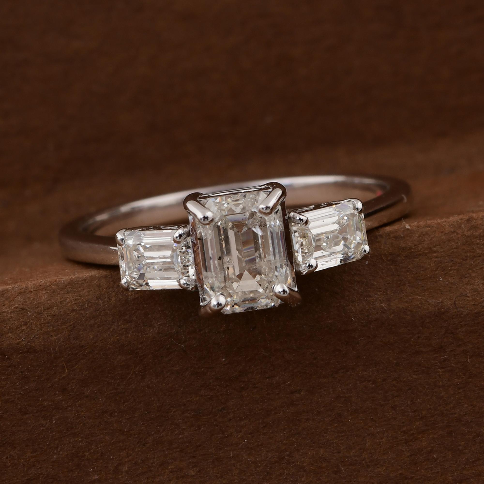 Anillo de diamantes talla esmeralda SI/H de 1,55 quilates Joyas de oro blanco de 18 quilates Moderno en venta