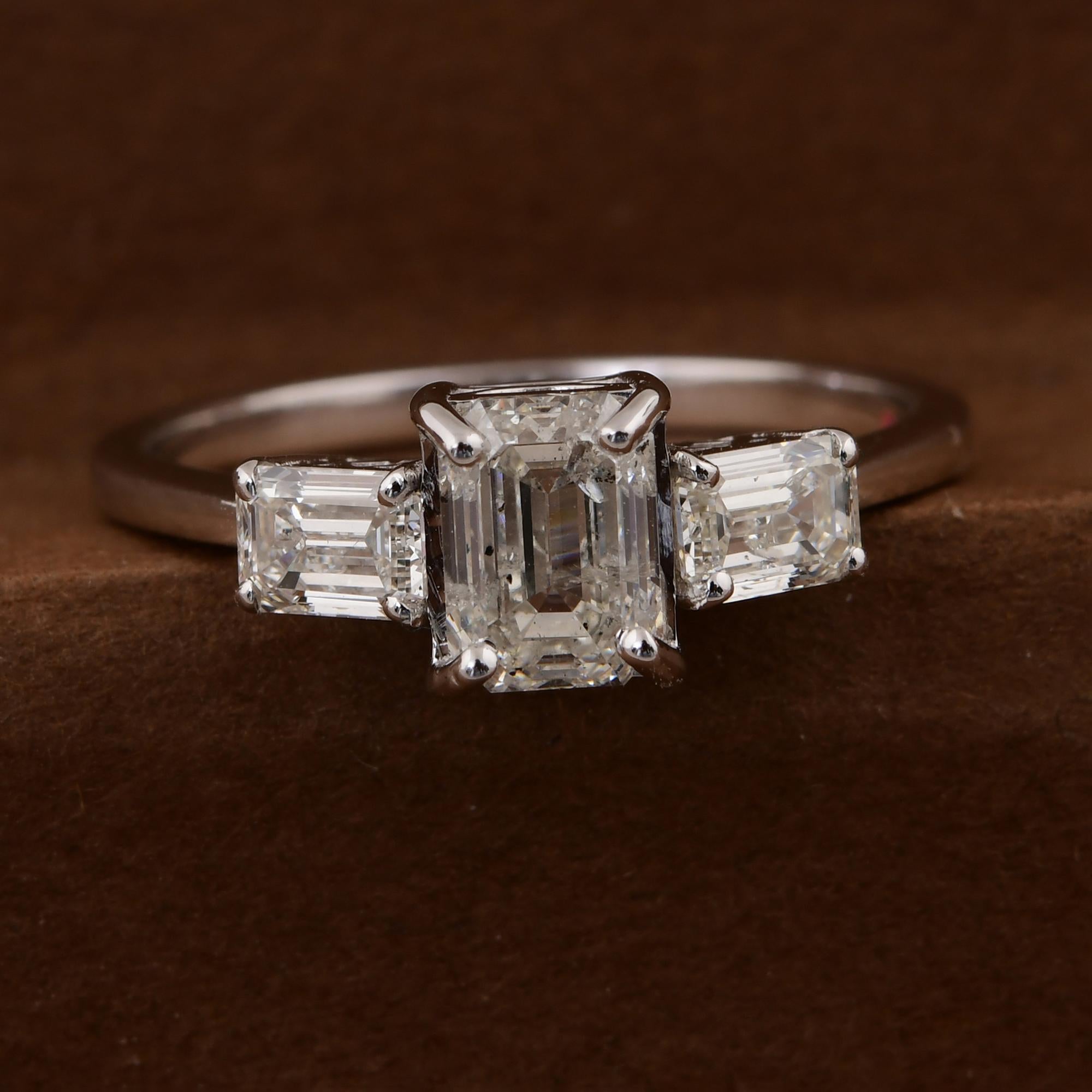 Anillo de diamantes talla esmeralda SI/H de 1,55 quilates Joyas de oro blanco de 18 quilates Corte esmeralda en venta