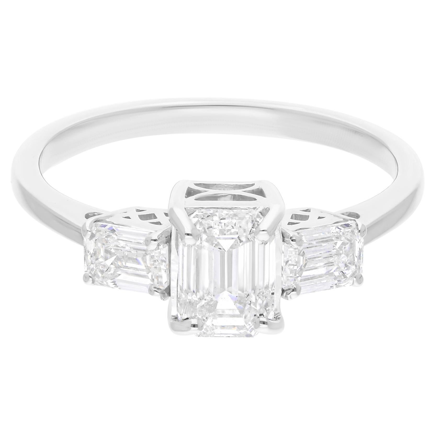 1,55 Karat SI/H Diamantring aus 18 Karat Weißgold mit Smaragdschliff und Diamant im Smaragdschliff