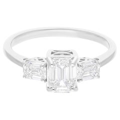 1,55 Karat SI/H Diamantring aus 18 Karat Weißgold mit Smaragdschliff und Diamant im Smaragdschliff