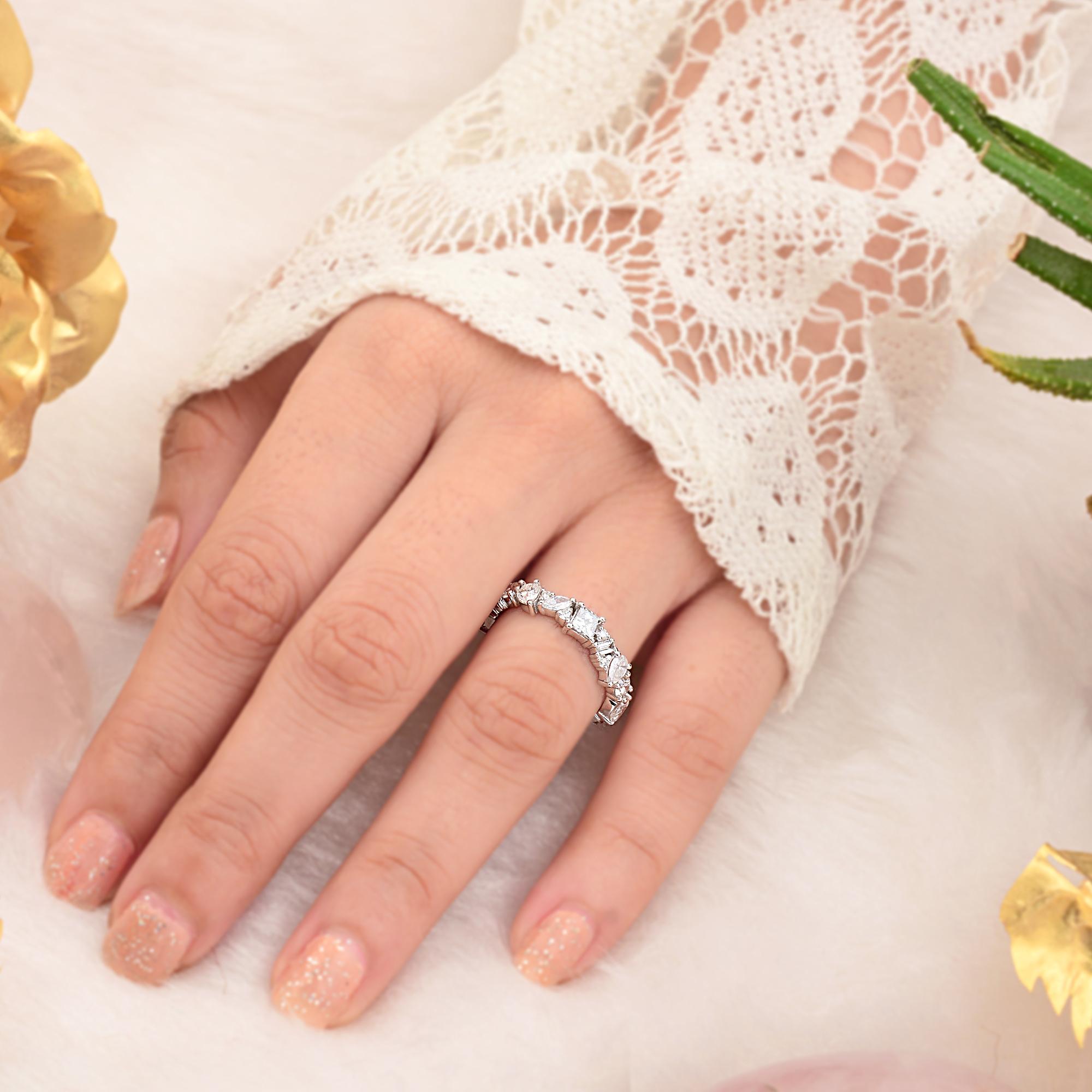 in vendita:  Anello a mezza eternità con diamante da 1,55 carati SI/HI in oro bianco 18k 3