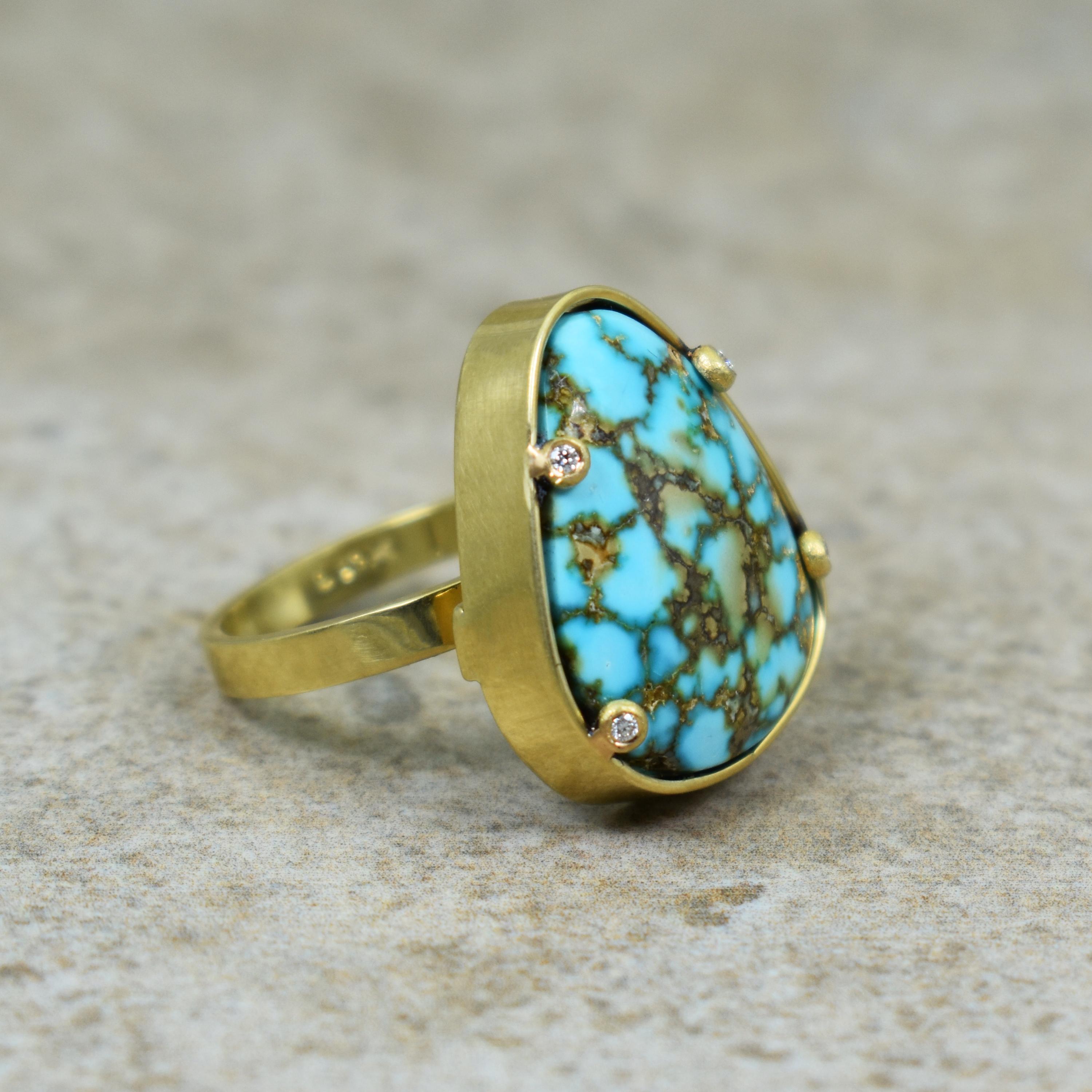 Contemporary 15.5 Carat Turquoise Mountain Turquoise & Diamond 18 Karat Solitaire Ring For Sale