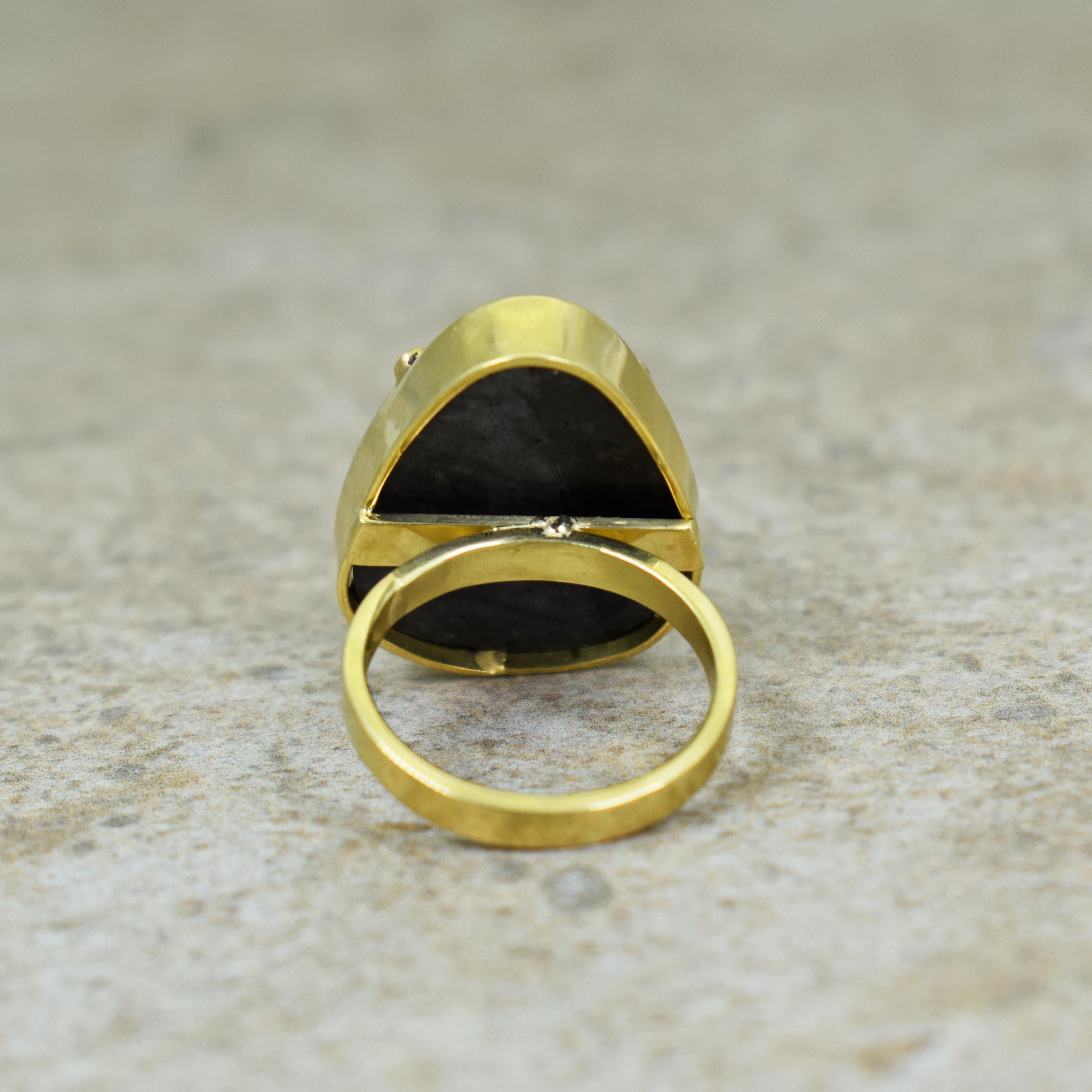 Solitaire en or 18 carats avec turquoise de montagne de 15,5 carats et diamants Neuf - En vente à Naples, FL