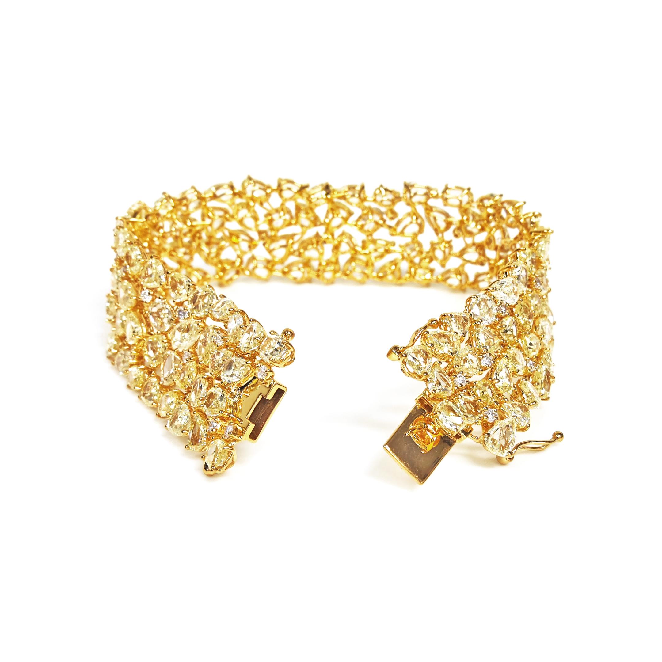 Mixed Cut 155 Carat White Diamond Yellow Gold Bracelet For Sale