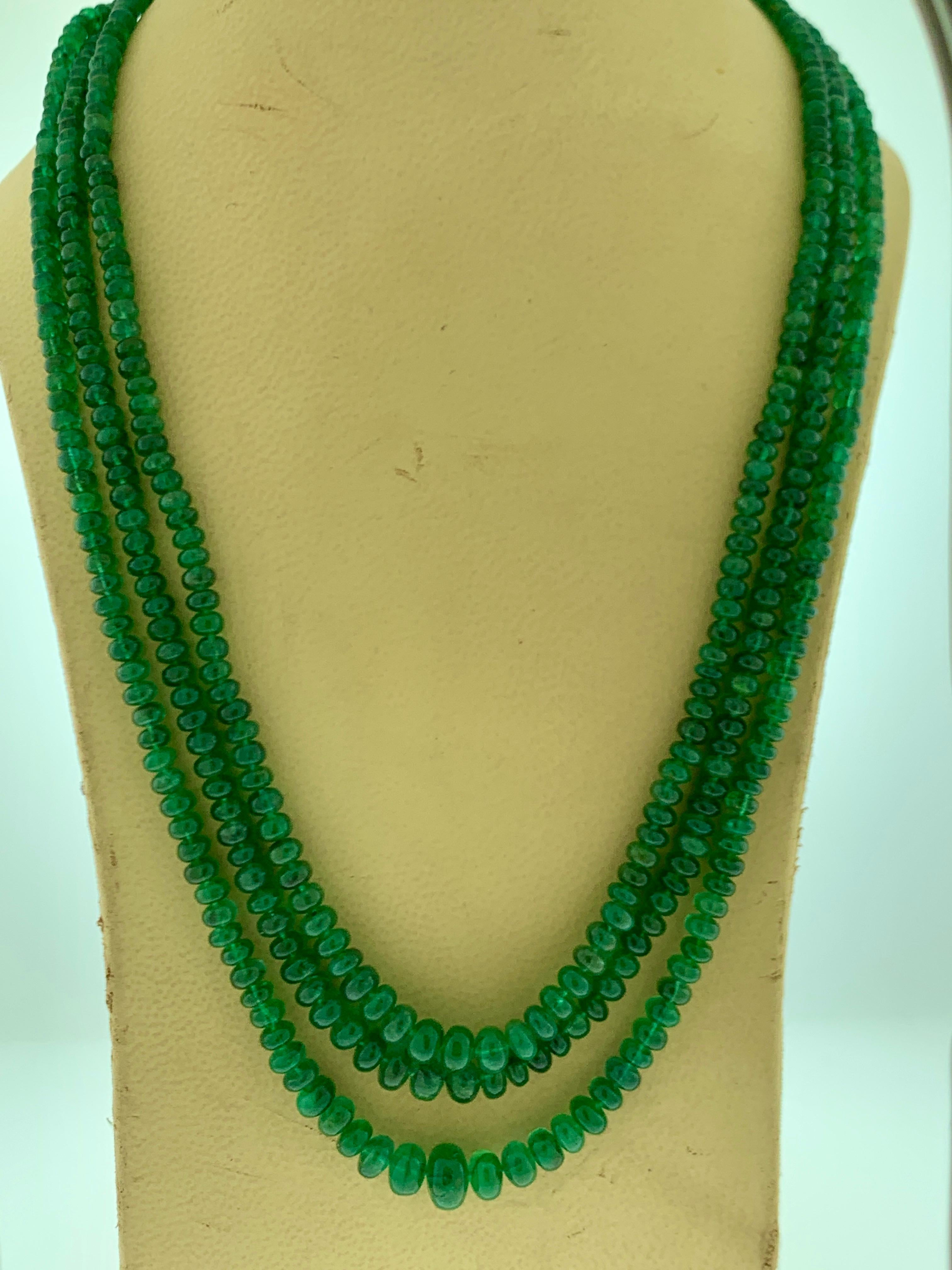 155 Carats 3 Layer Brazilian Emerald Bead Necklace Sterling Silver Clasp
This spectacular Necklace consisting of approximately 155 Ct of Fine Emerald Beads .
A magnificent emerald bead necklace featuring a large number of Graduating emerald beads.