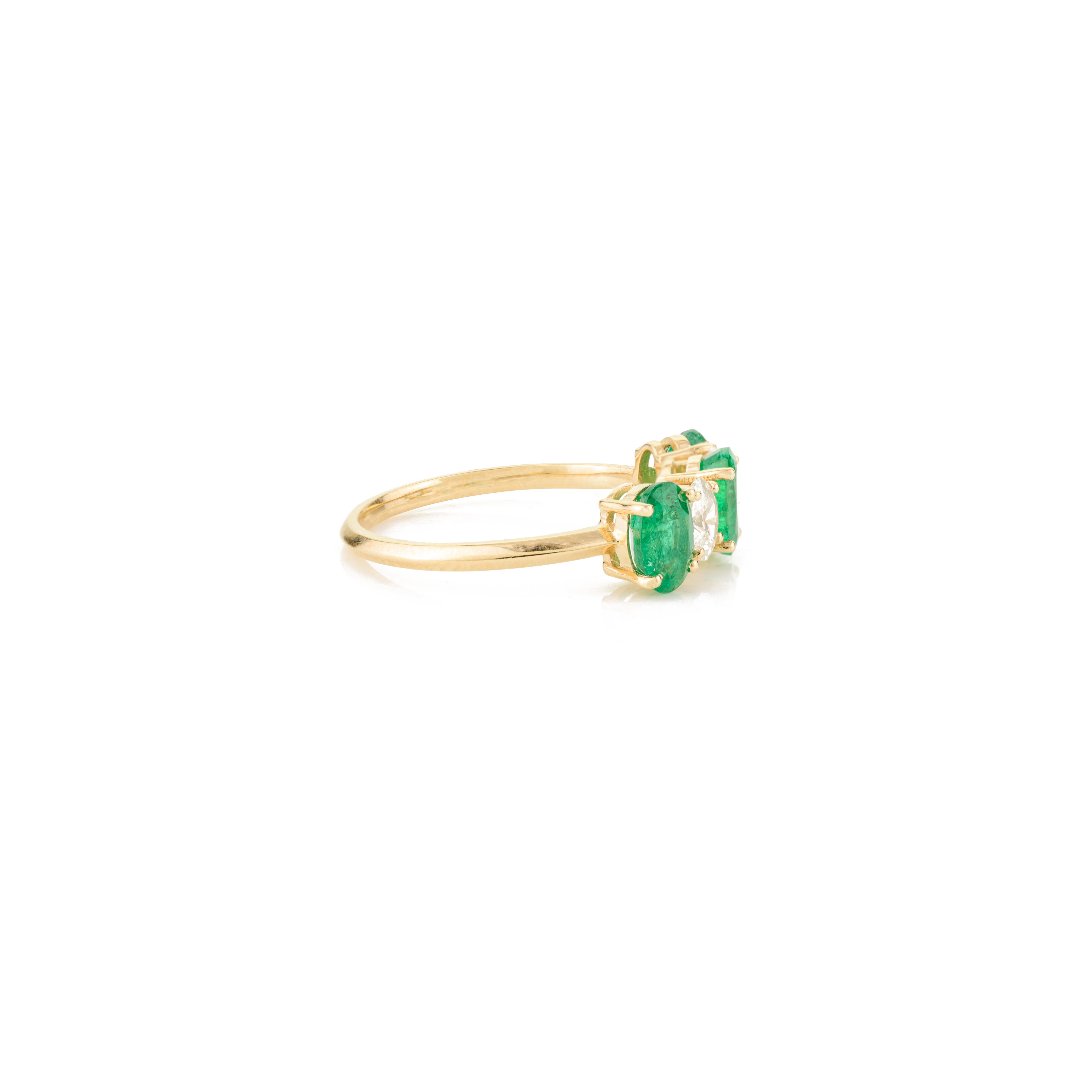 For Sale:  1.55 Carats Oval Emerald Diamond Wedding Band Ring in 18k Solid Yellow Gold 3