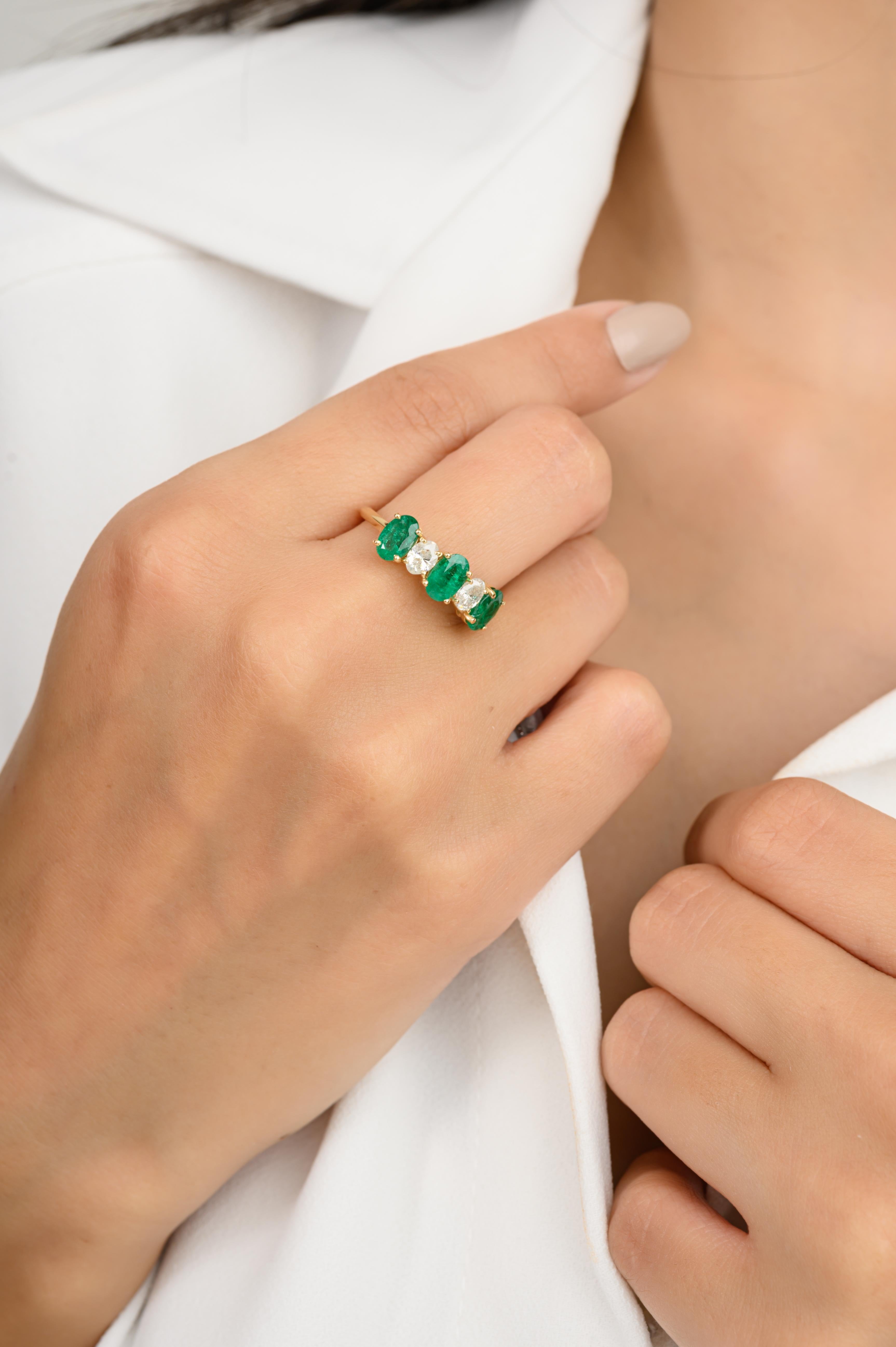For Sale:  1.55 Carats Oval Emerald Diamond Wedding Band Ring in 18k Solid Yellow Gold 4