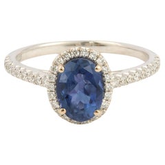 Bague Pompadour en or blanc 18 carats avec saphir 1,55 carat et diamants