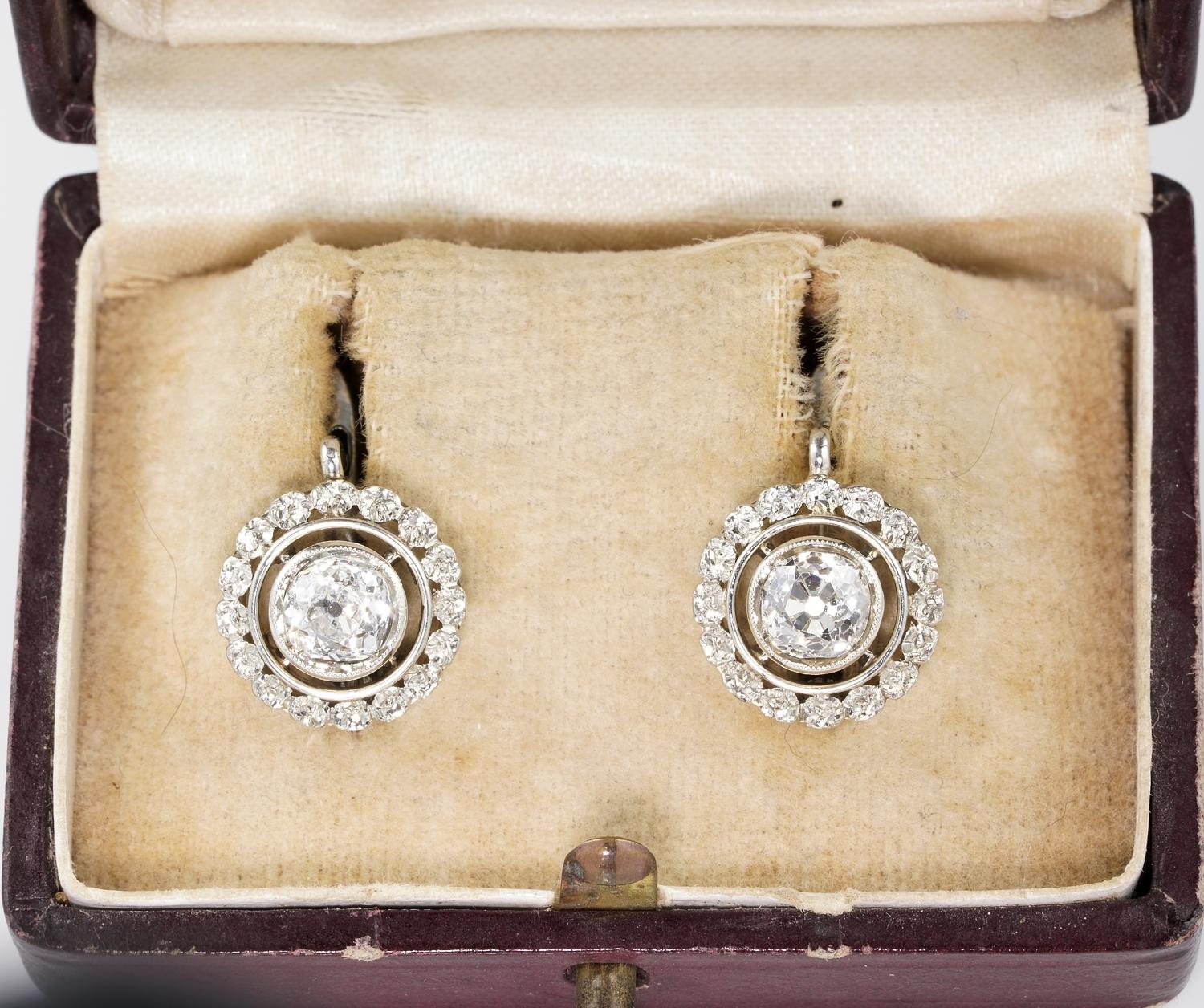 The Antique Charm perfect for everyday!
Stunning floret design authentic Edwardian Diamond solitaire ear lobe earrings
The perfect ones to have always on day night
Gorgeous target design for the main Diamond bordered by a charming engraved frame of