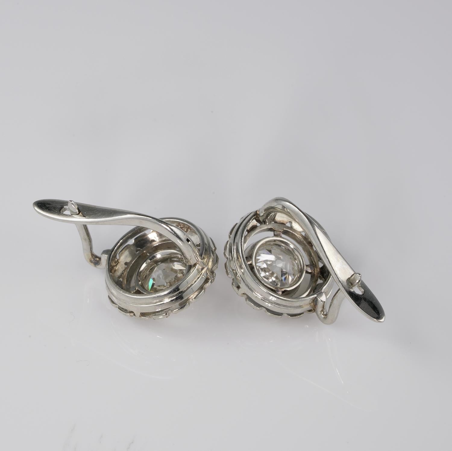 1.55 Carat Diamond Rare Floret Lobe Earrings In Good Condition In Napoli, IT