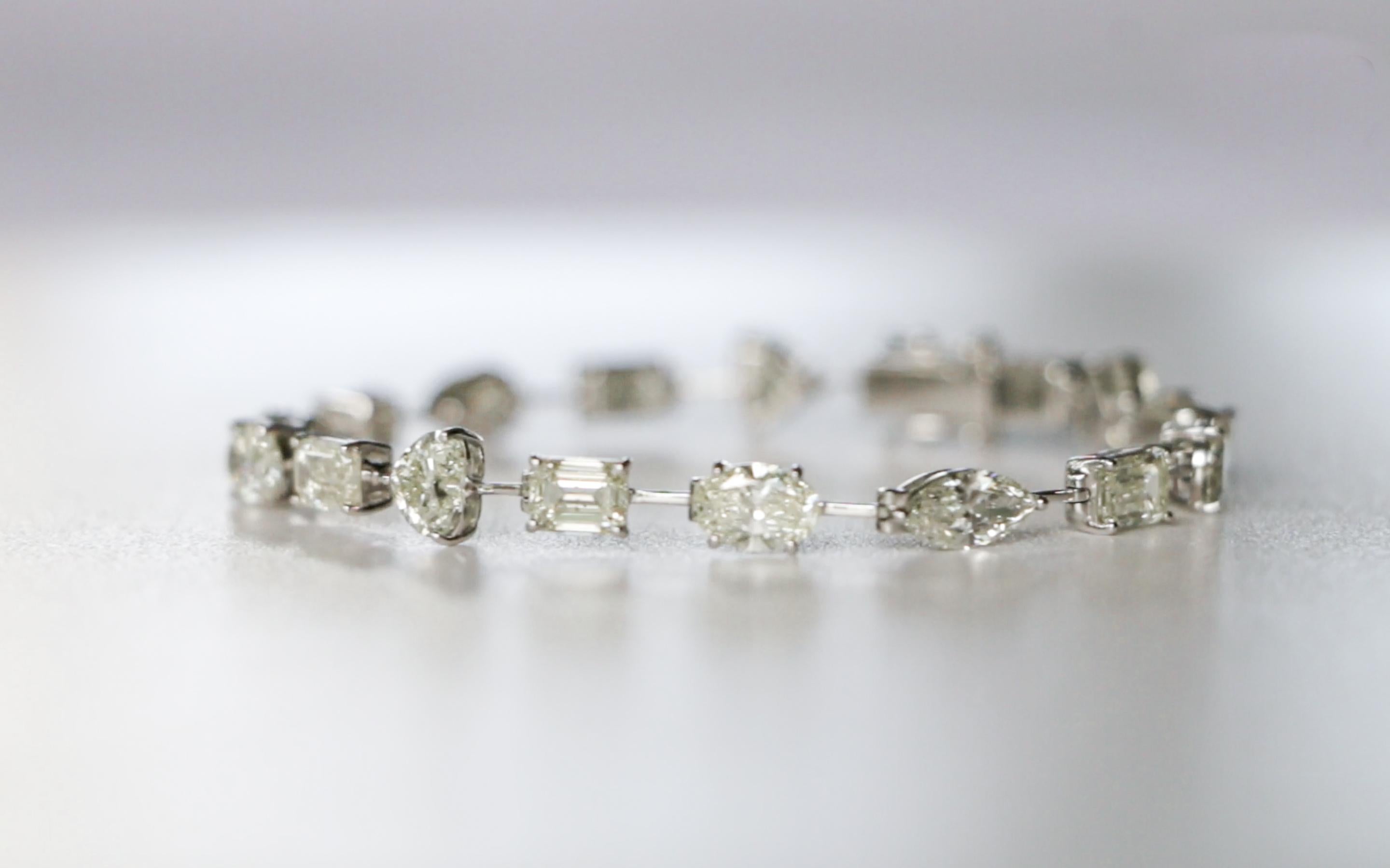 15.5 ct Fancy Cut Diamond Bracelet in 18K White Gold For Sale 2
