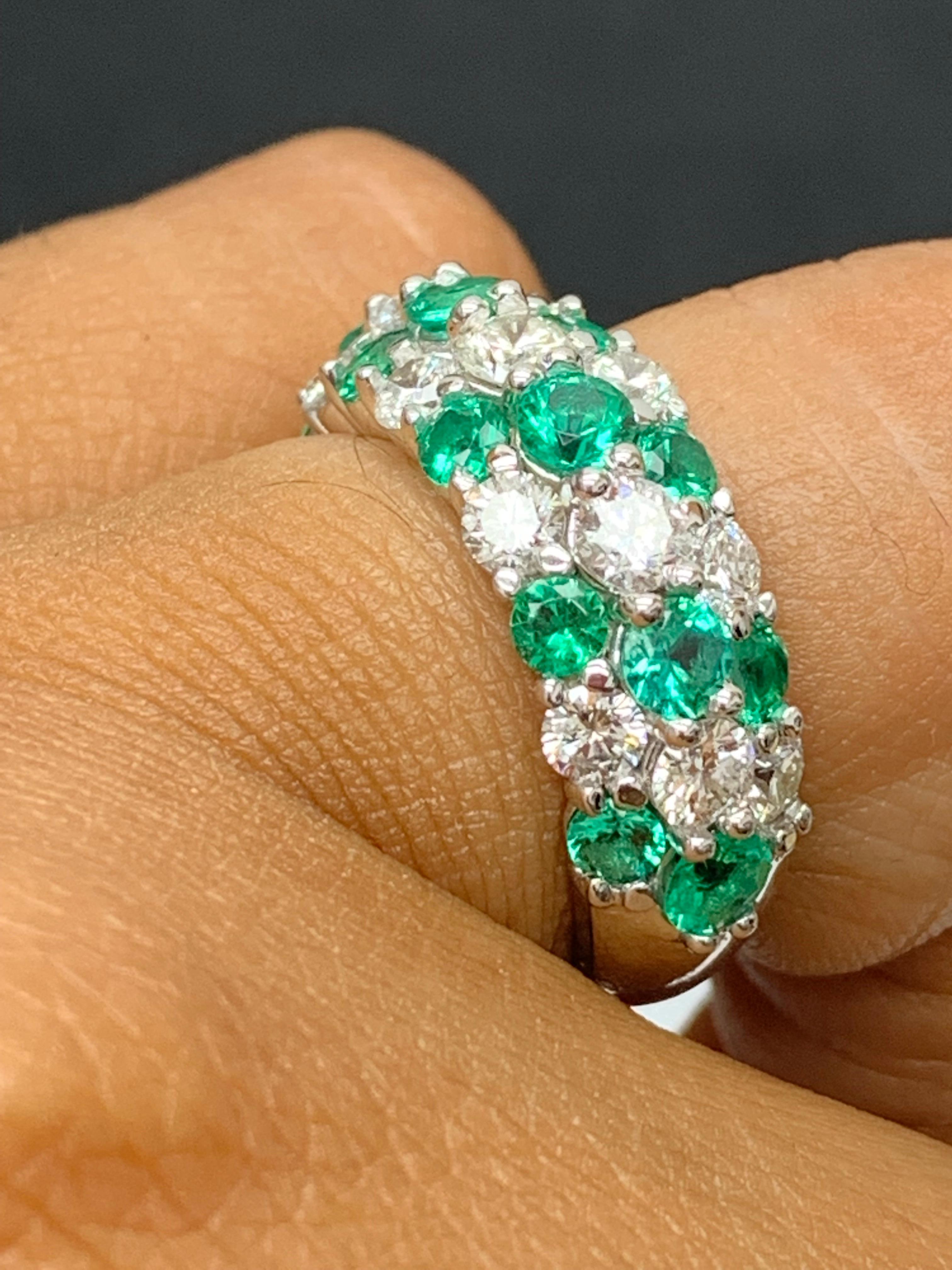 1,55 qt Esmeralda redonda y diamante Cúpula ZicZac Anillo de oro blanco de 18 quilates en venta 5