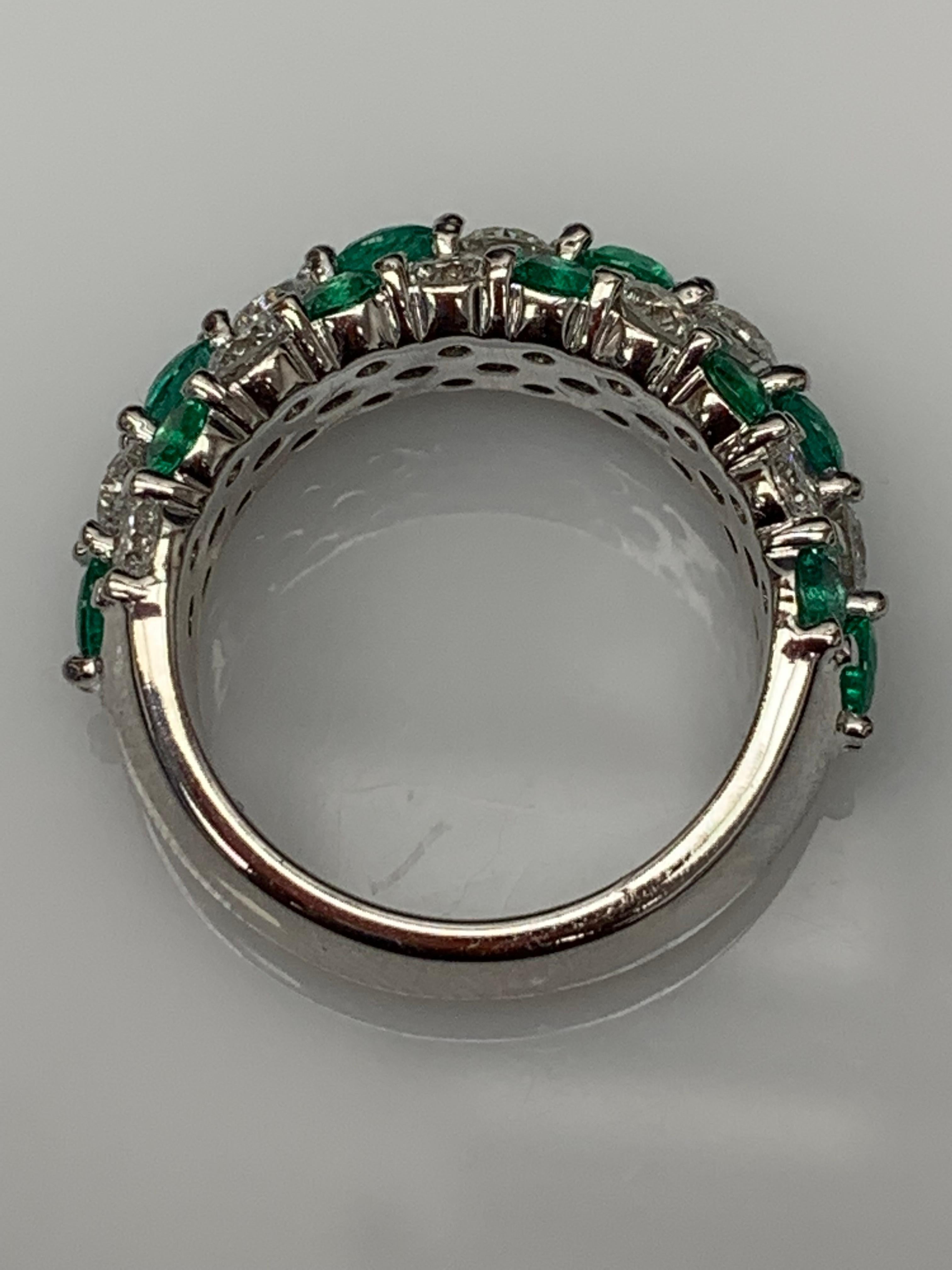 1,55 qt Esmeralda redonda y diamante Cúpula ZicZac Anillo de oro blanco de 18 quilates en venta 9