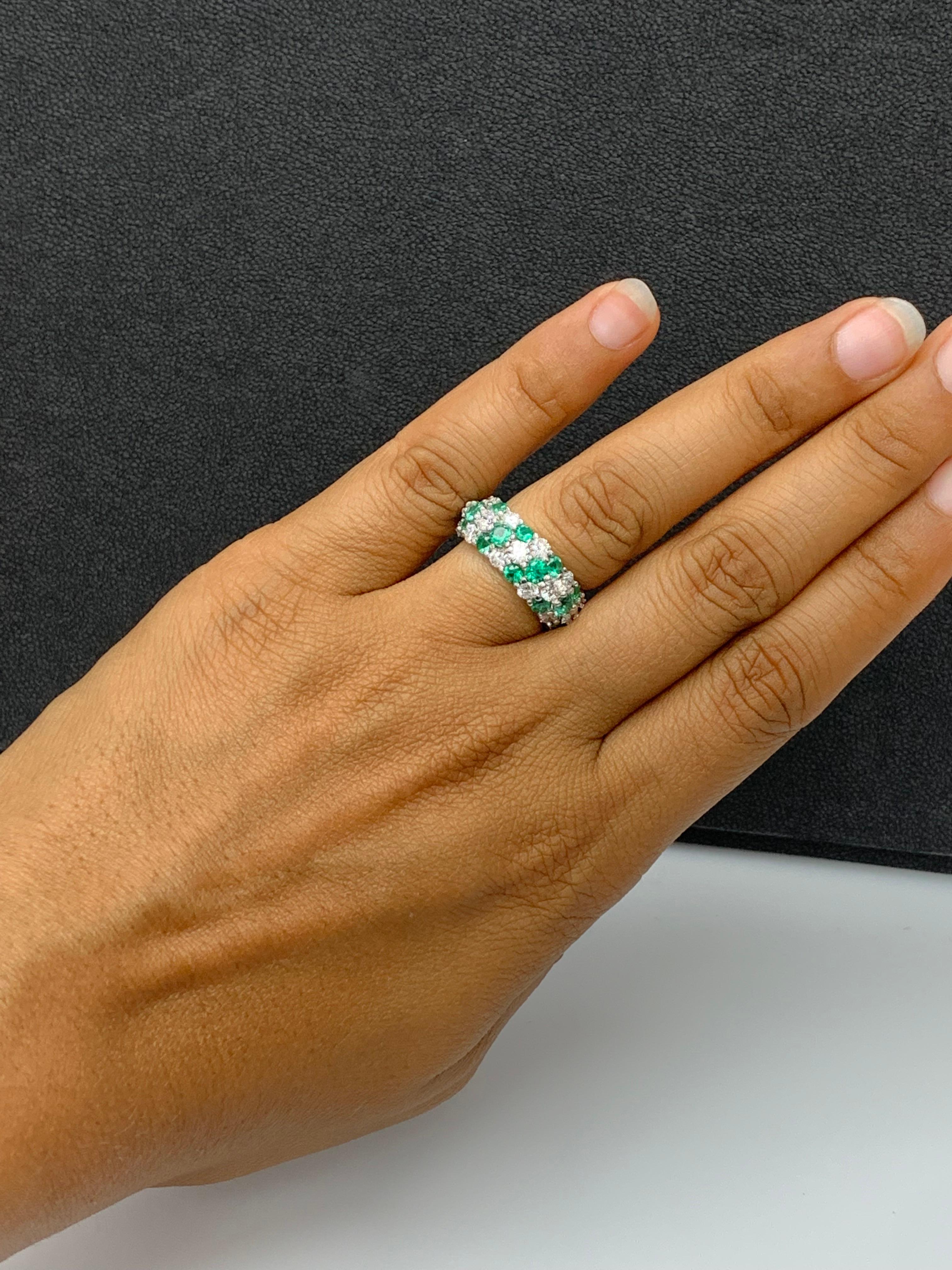 De las mujeres 1,55 qt Esmeralda redonda y diamante Cúpula ZicZac Anillo de oro blanco de 18 quilates en venta