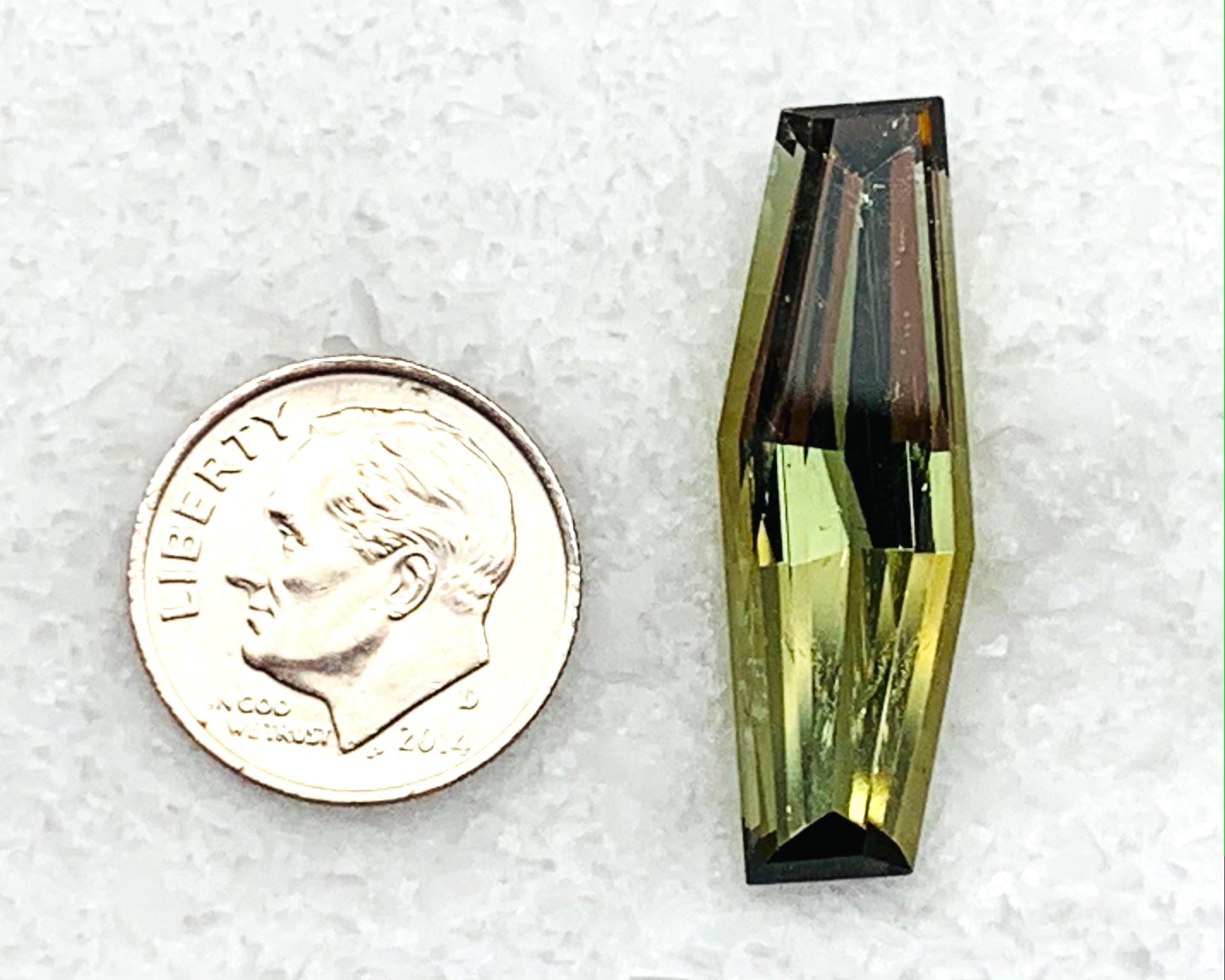 15.50 Carat Bi-Color Tourmaline Fancy Elongated Hexagon, Loose Gemstone For Sale 2