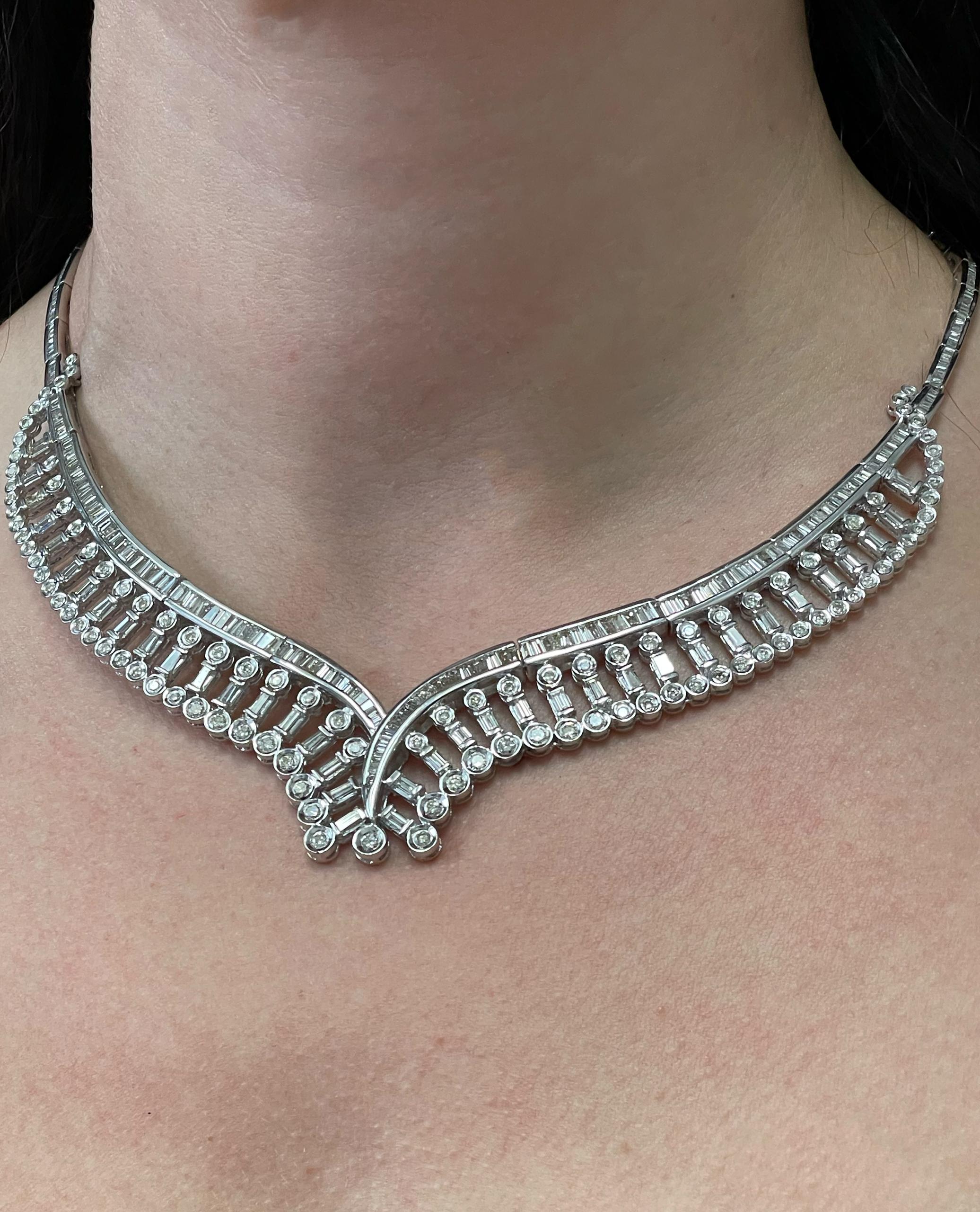 15.50 Carat Diamond Geometric Structured V-Shape Collar Necklace 18K White Gold For Sale 3
