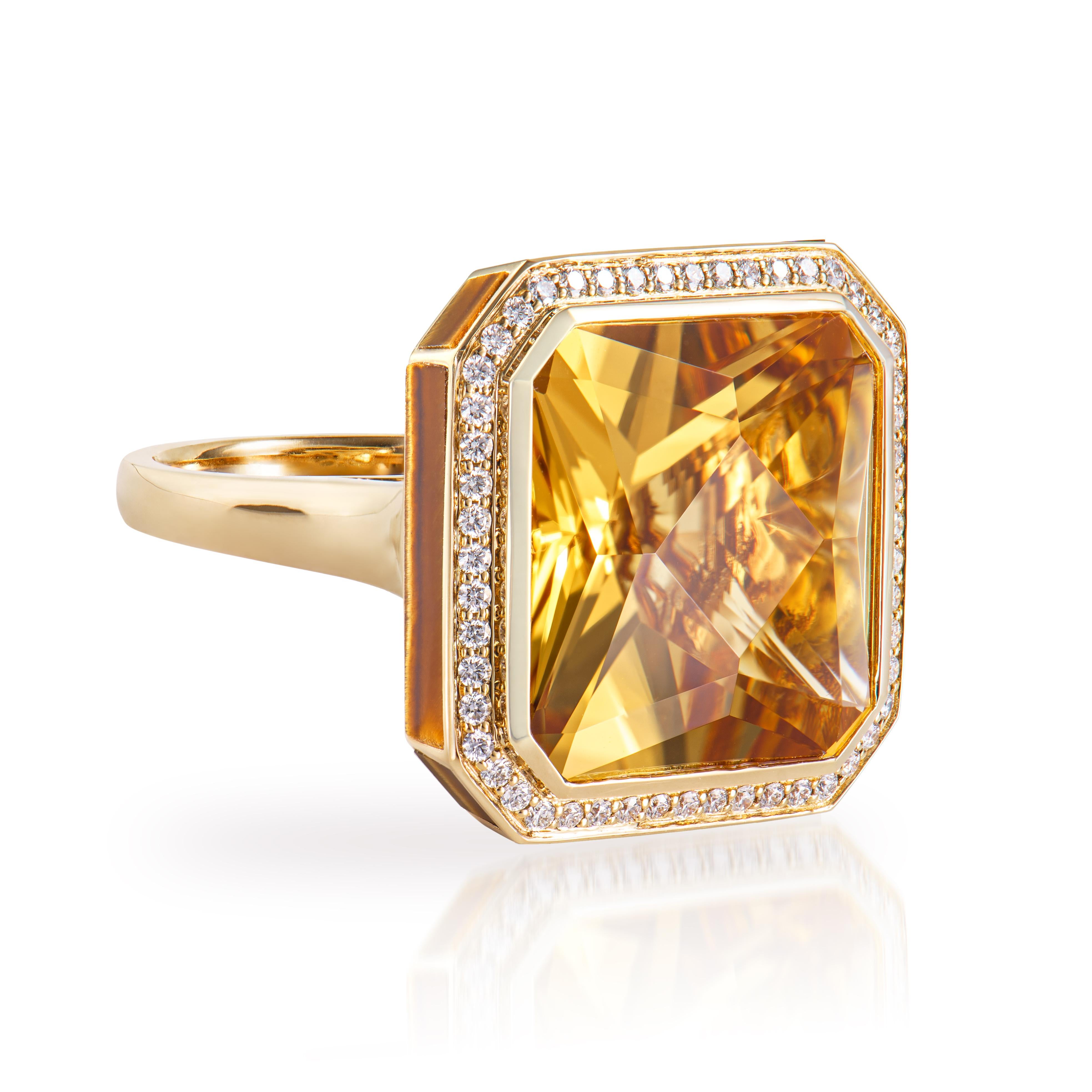 This lovely honey quartz ring is set in an octagon shape. The tiger eye that embraces the ring's border adds to its beauty and elegance. This trendy ring is suitable for any event or gathering. These gemstones with diamonds are set in yellow gold