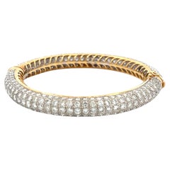 15.50 Carat Round Brilliant G VS2 Diamond 18 Karat Two Tone Gold Bangle Bracelet