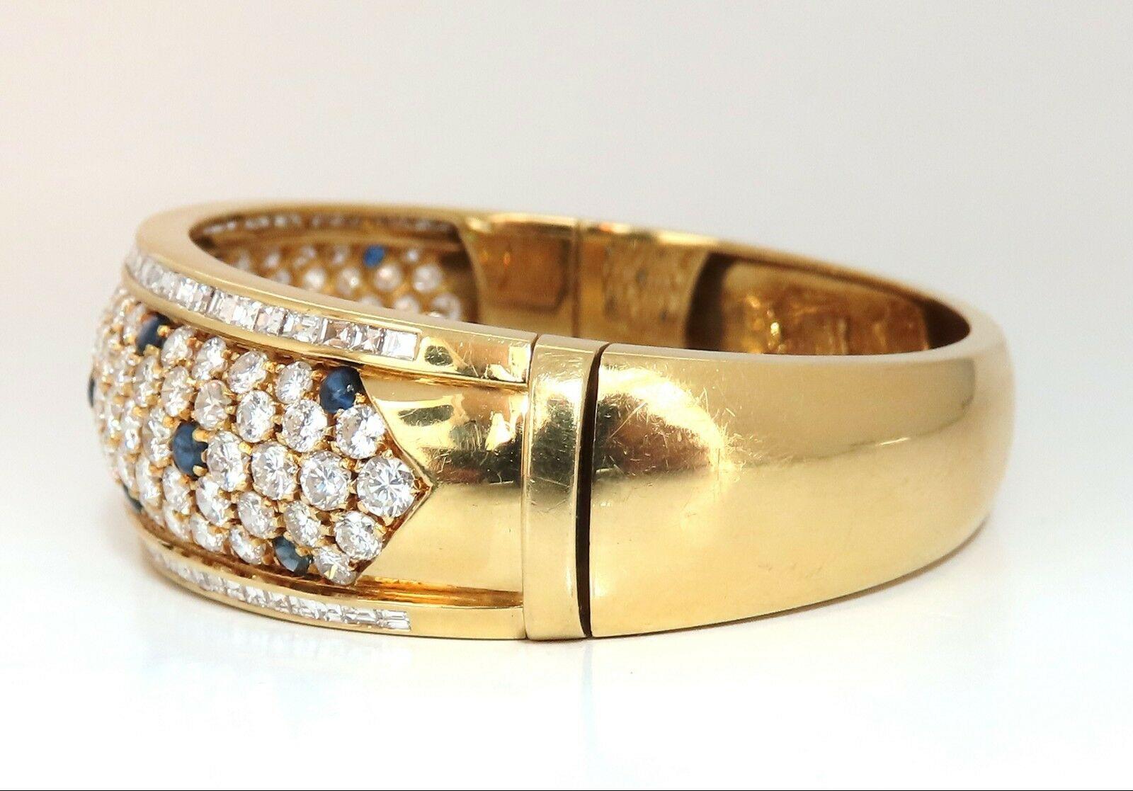 Round Cut 15.50 Carat Natural Sapphire Diamonds Bangle Bracelet 18 Karat For Sale