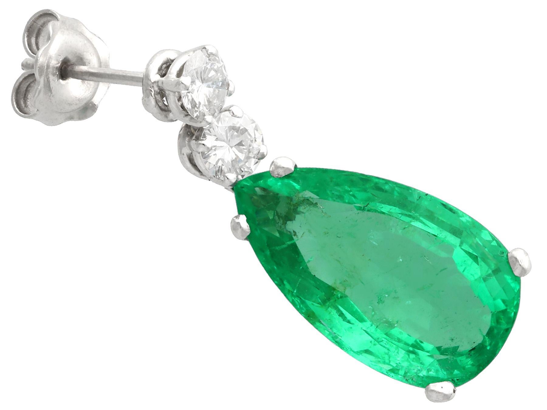 Round Cut 15.51 Carat Colombian Emerald and 1.12 Carat Diamond Platinum Drop Earrings