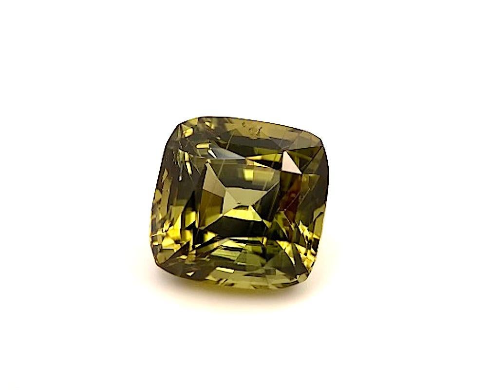 Taille coussin 15.52 Carat Chrysoberyl Cushion, Unset Loose Gemstone (pierre précieuse non sertie) en vente