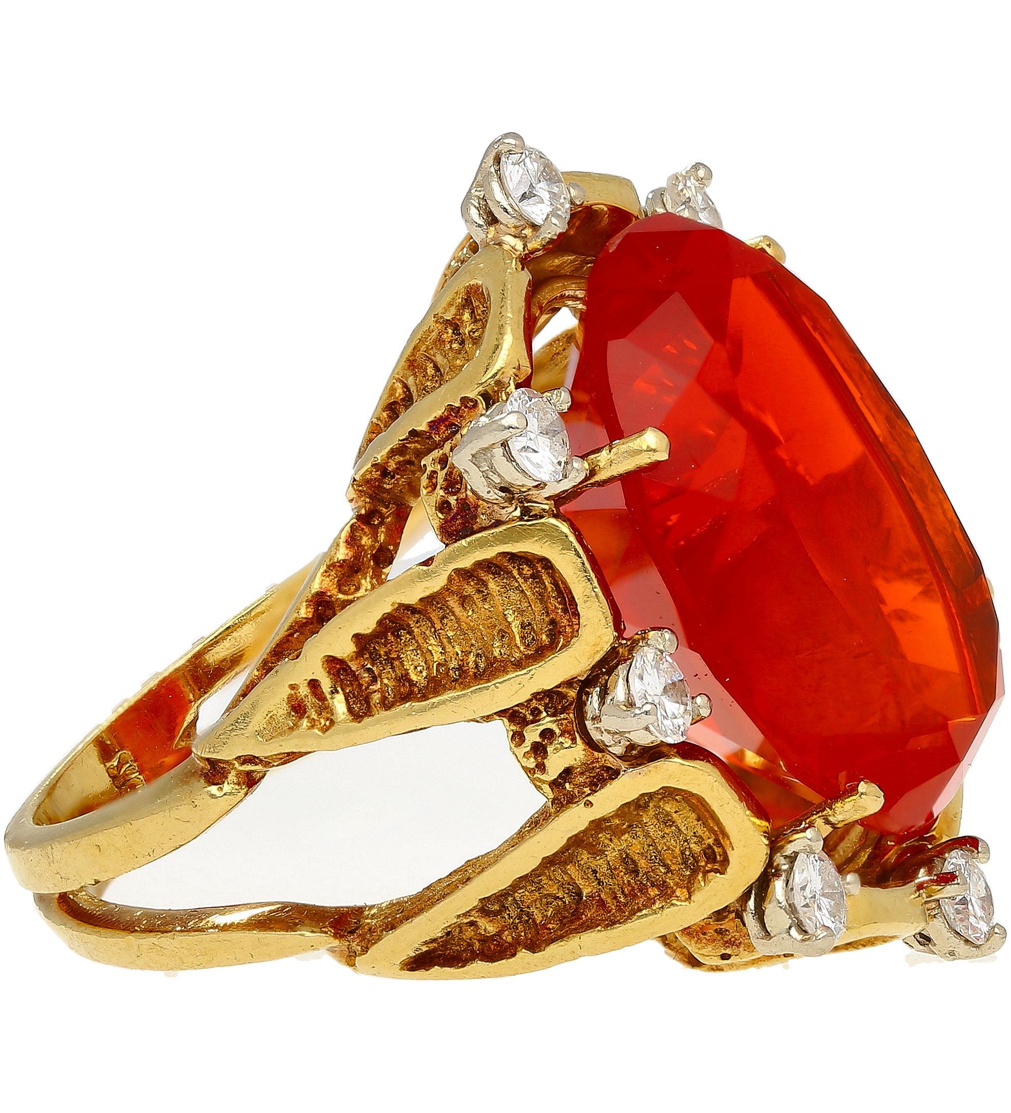 15.53 Carat Vintage Mexican Opal Diamond 18K Gold Split Shank Ring In Excellent Condition For Sale In Miami, FL