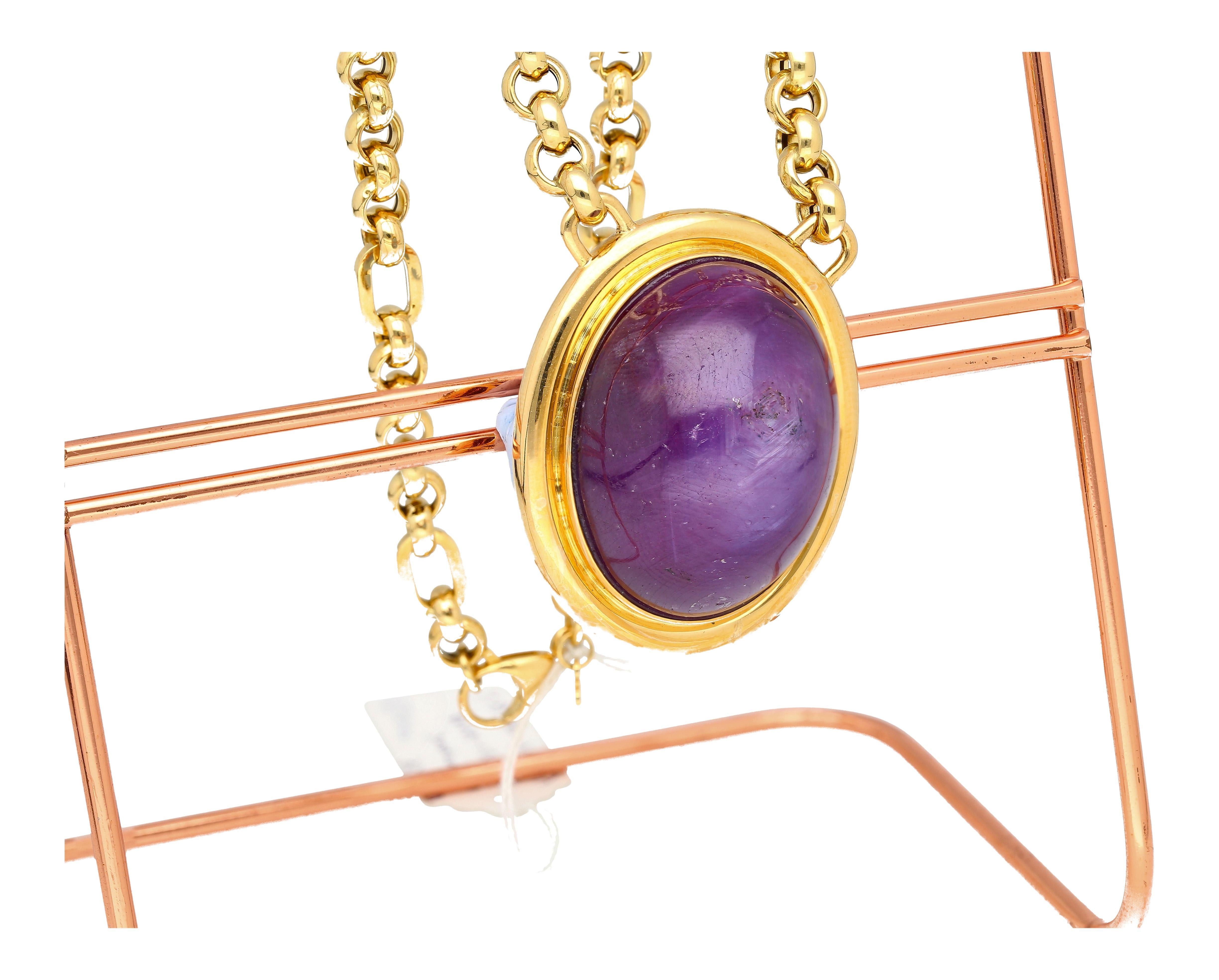 Taille ovale Collier pendentif en or 18 carats avec saphir étoilé violet non chauffé 155,48 carats en vente