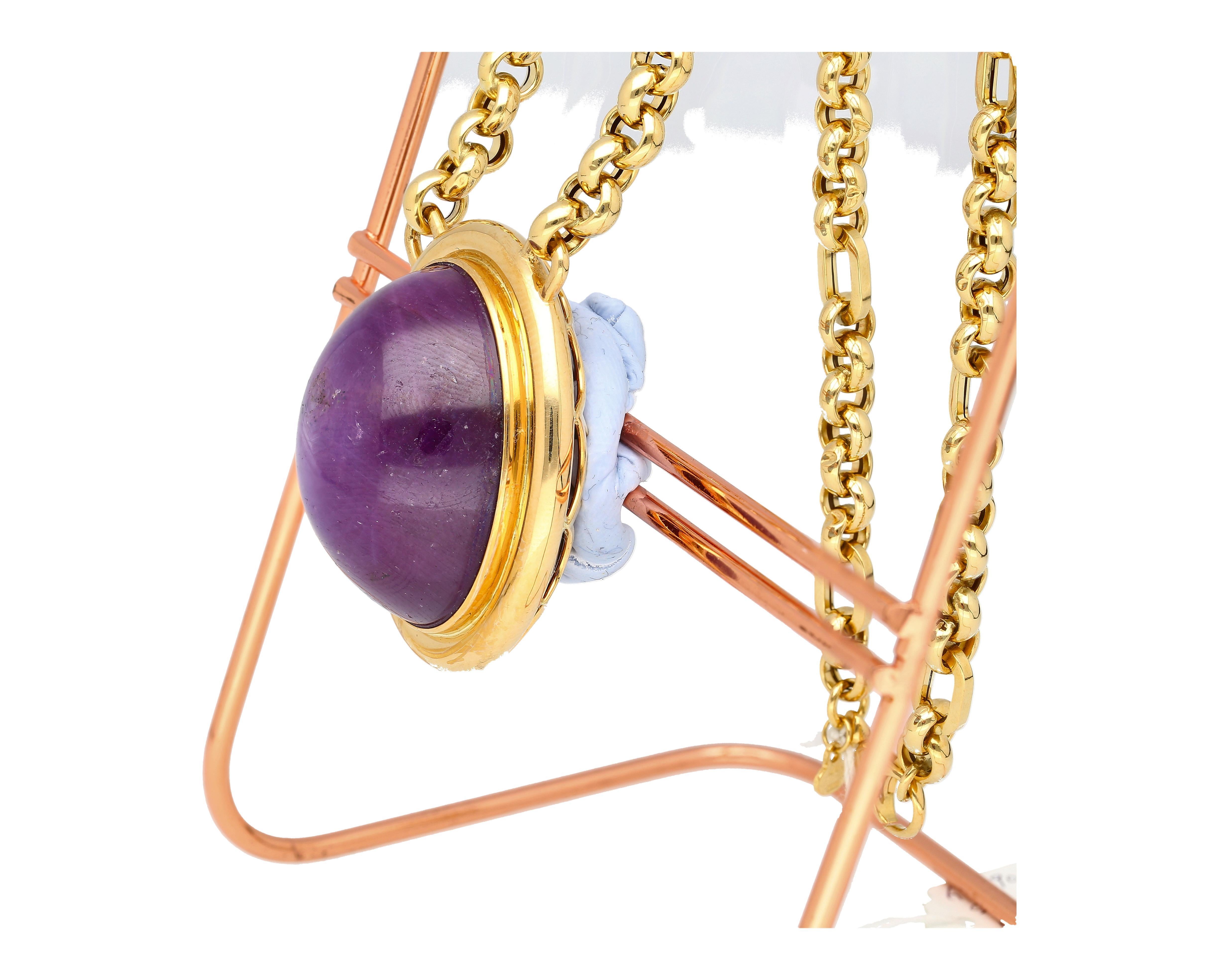 Collier pendentif en or 18 carats avec saphir étoilé violet non chauffé 155,48 carats Bon état - En vente à Miami, FL