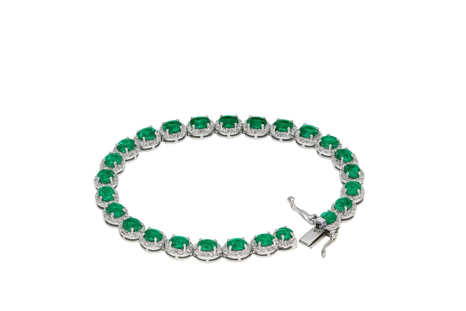 15,55 Karat Smaragd und Diamant A Link Armband aus Platin im Zustand „Neu“ im Angebot in Chicago, IL