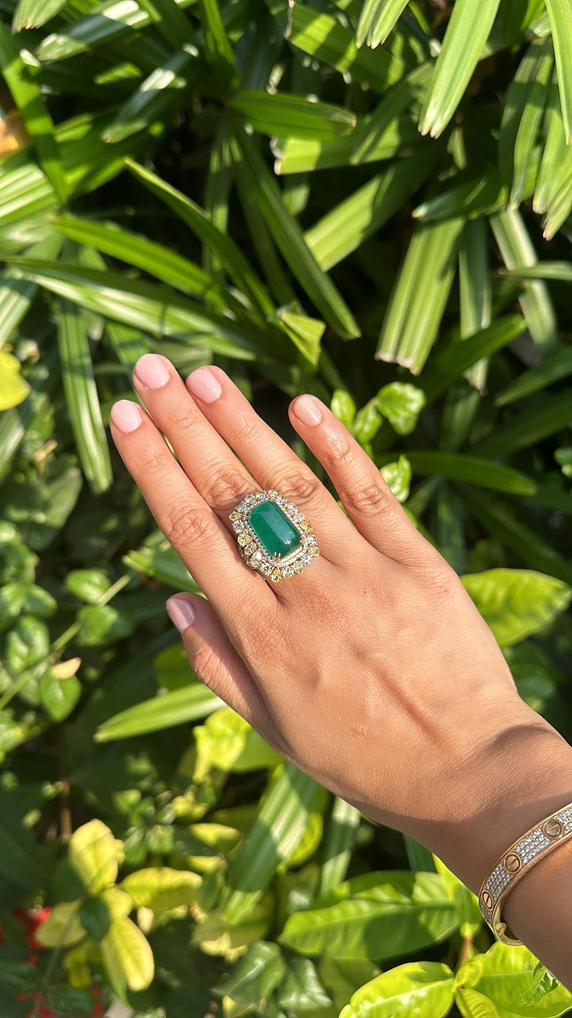 15.56 carats, natural Zambian Emerald Cabochon & Yellow Diamonds Cocktail Ring For Sale 8