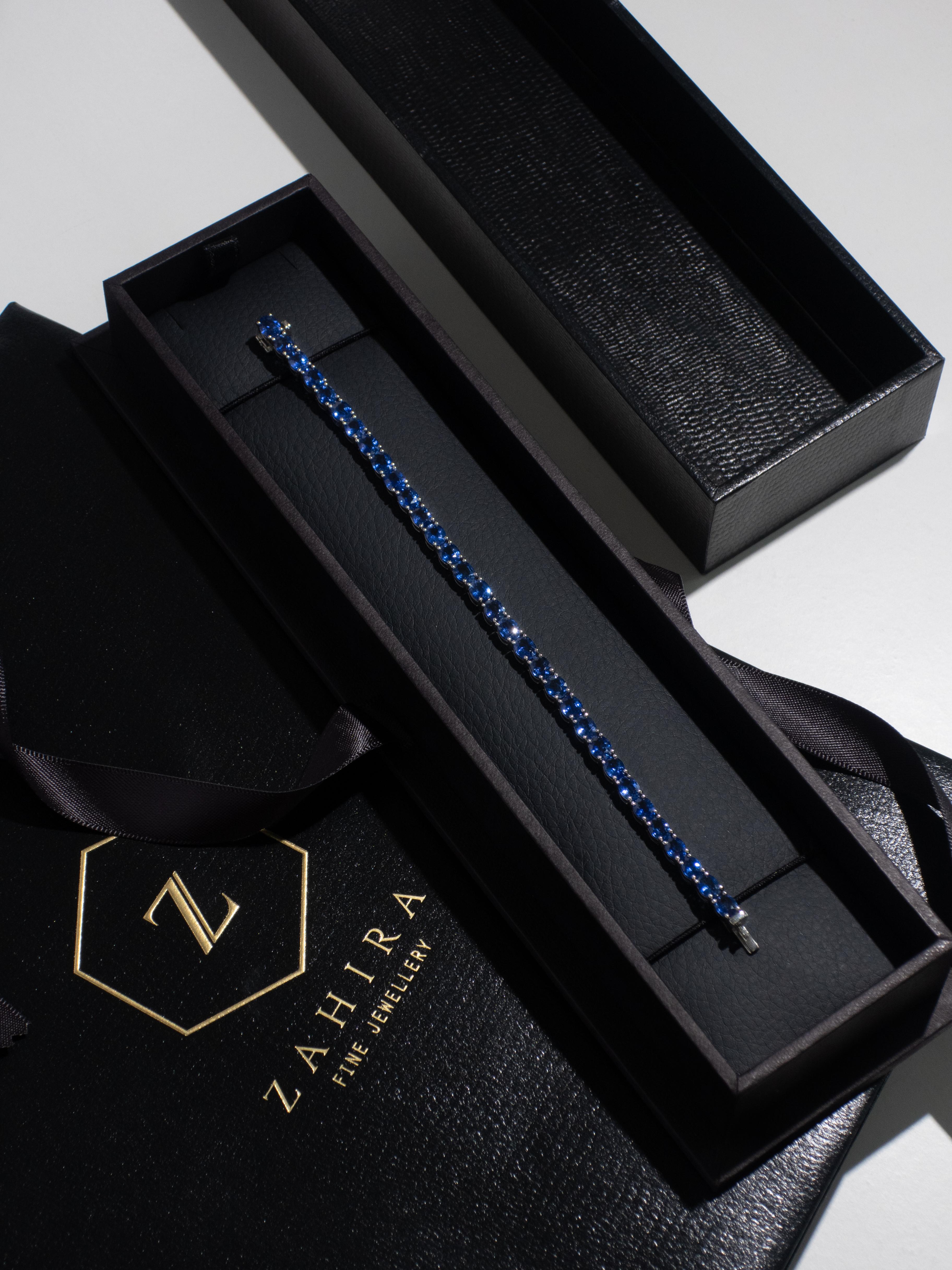 Kornblumenblaues Tennisarmband aus 18 Weißgold mit 1,58 Karat (Ovalschliff)