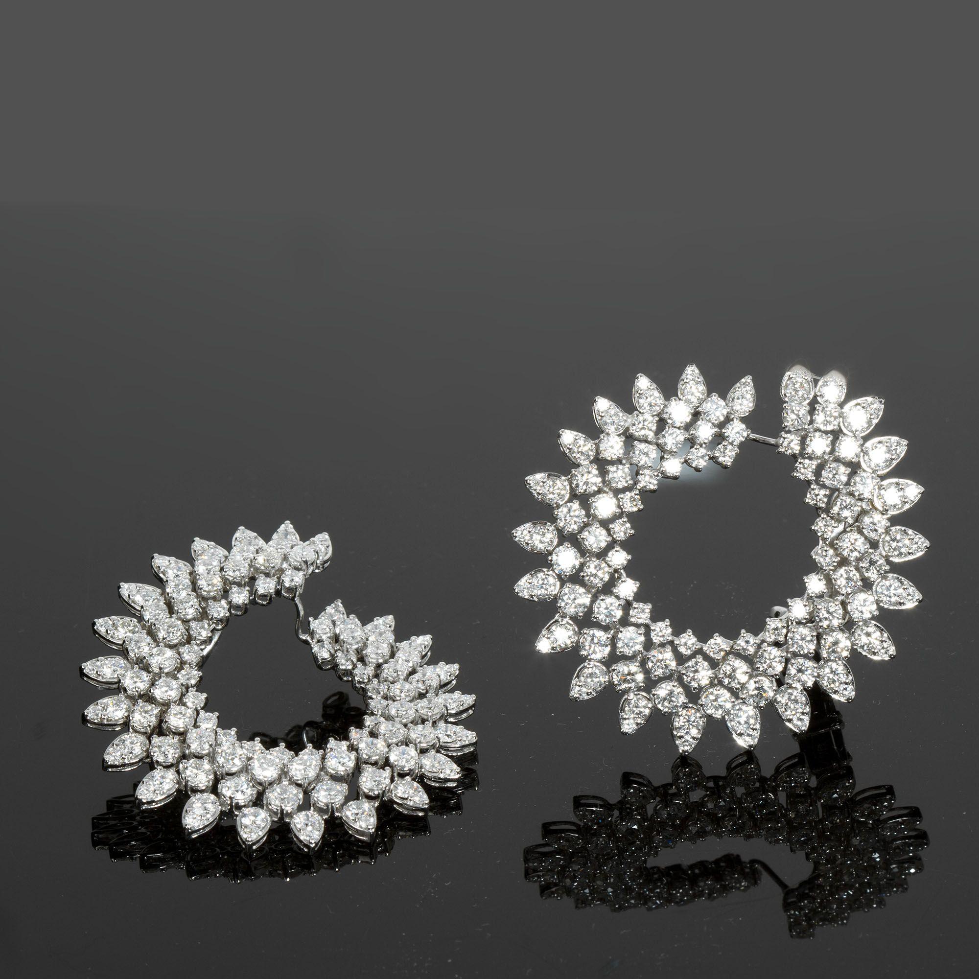 Boucles d'oreilles en or 18 carats avec diamants de 15,59 carats Pour femmes en vente