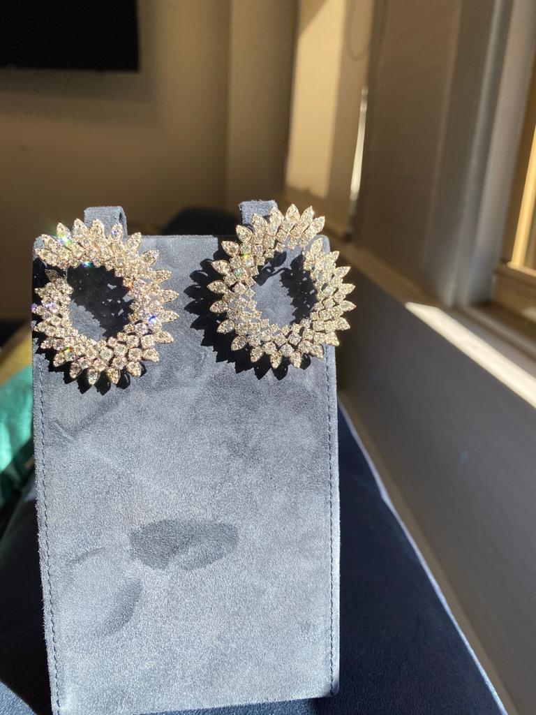 15.59 Carat Diamond 18 Karat Gold Earrings In New Condition For Sale In New York, NY