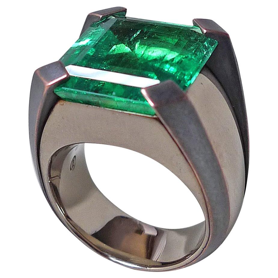 15.59 Carat Natural Colombian Emerald Solitaire White Gold Cocktail Ring For Sale