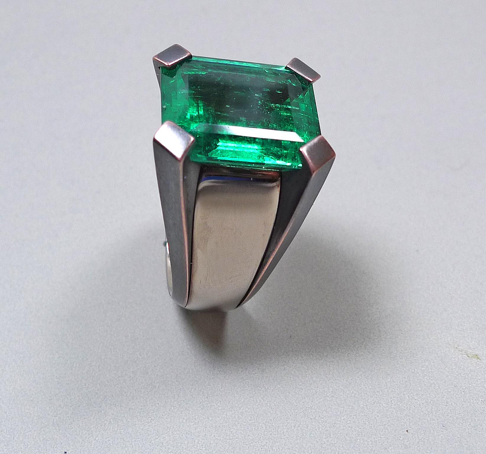 Emerald Cut 15.59 Carat Natural Colombian Emerald Solitaire White Gold Cocktail Ring For Sale