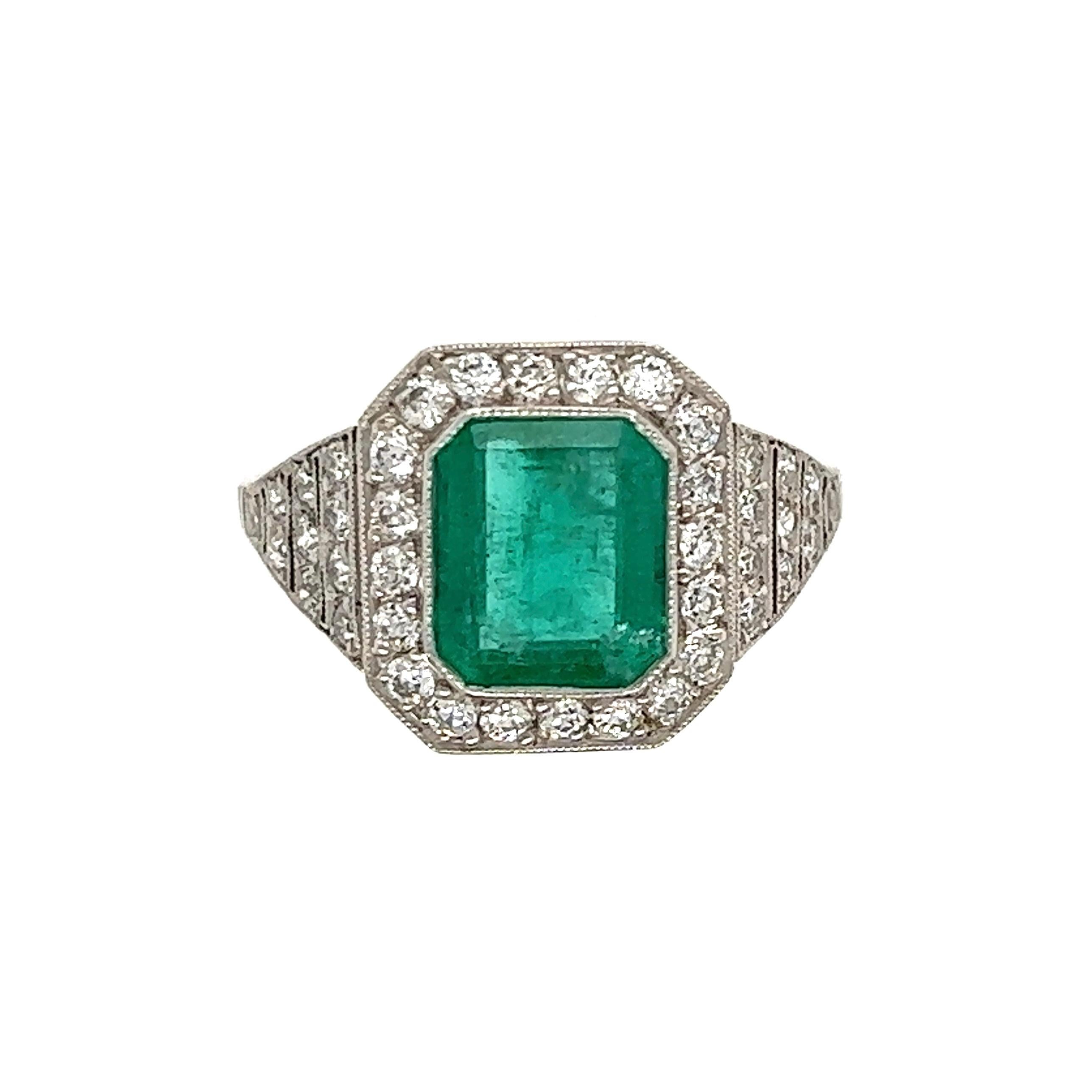 1.55 Carat Emerald and Diamond Platinum Cocktail Ring Fine Estate Jewelry For Sale 1