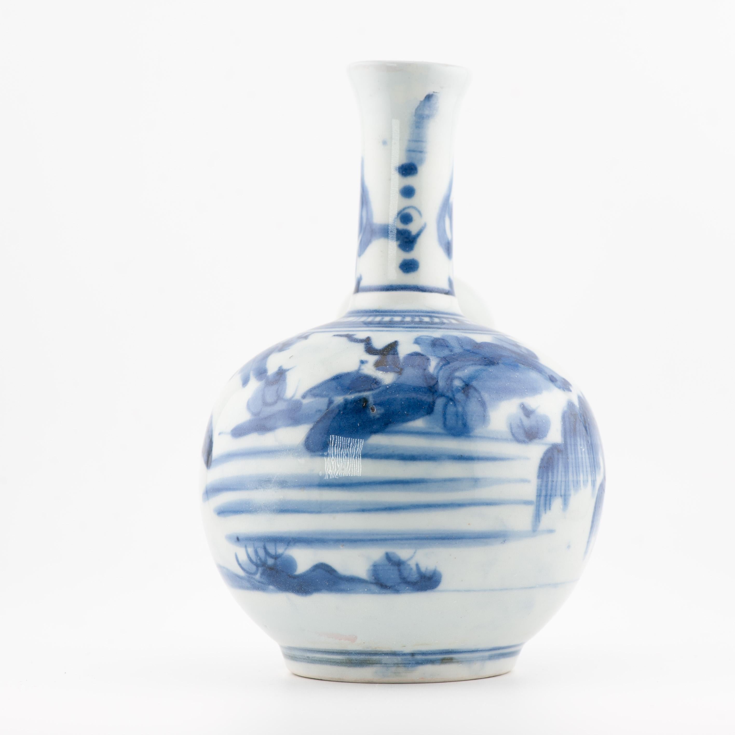 15.5CM Antique 17C Japanese Porcelain Blue White Edo Period Ghendi Kendi In Good Condition In Amsterdam, Noord Holland