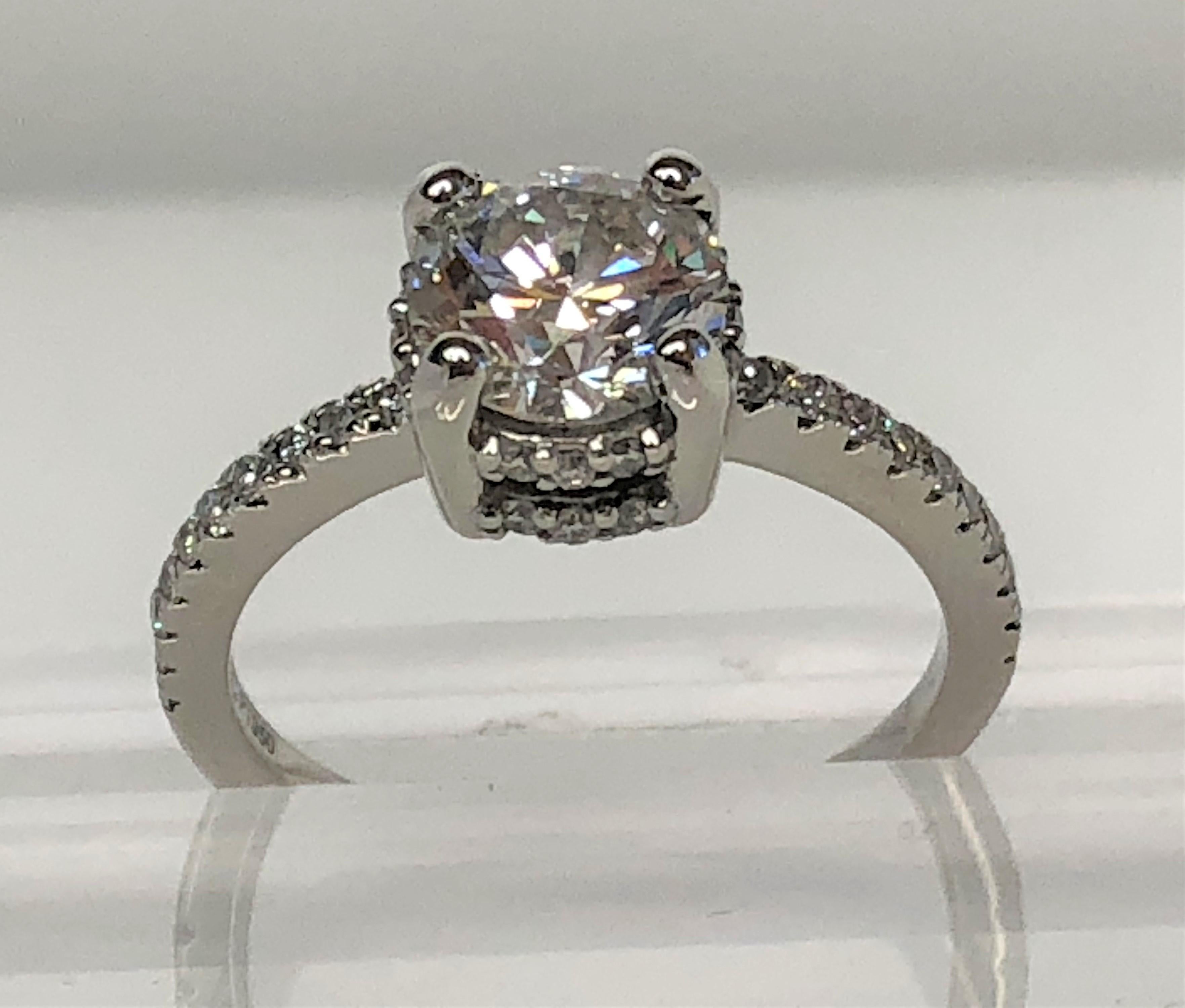 Round Cut 1.55ct Certified Round Diamond Accented Platinum Ring For Sale