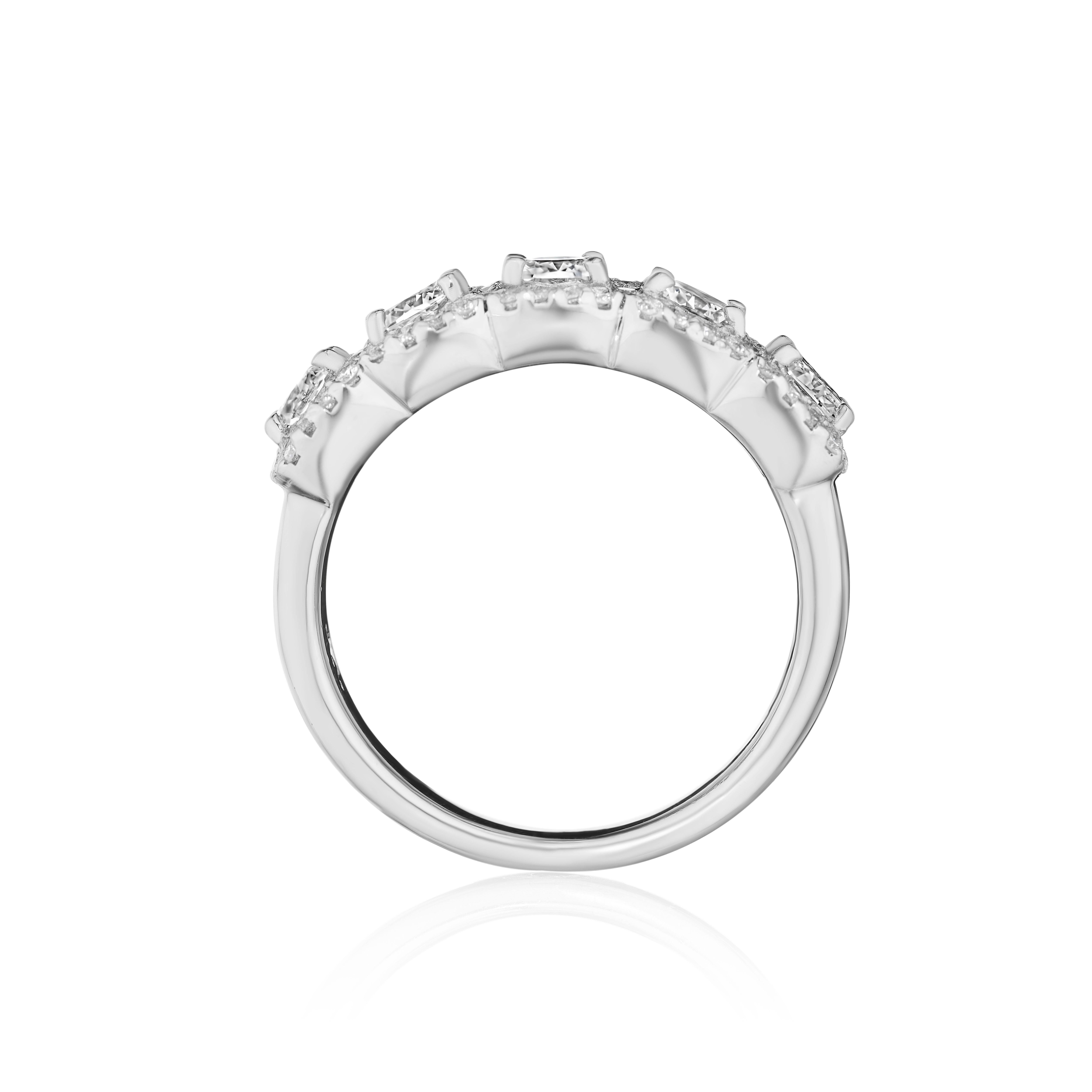Cushion Cut 1.55ct Cushion & Round Diamond Halo Band in 18KT Gold For Sale