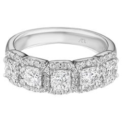 1,55 Karat Kissenschliff & runder Diamant-Halo-Ring aus 18KT Gold