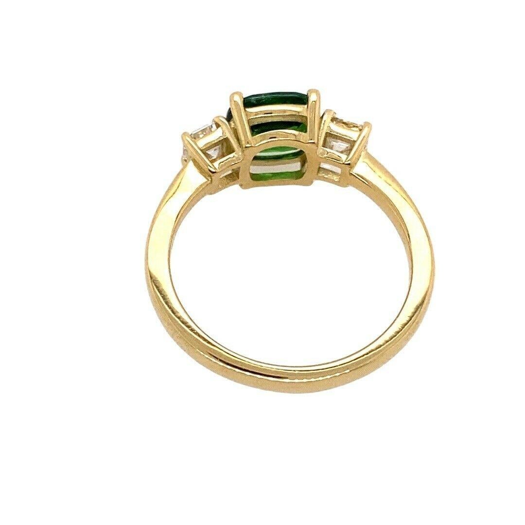 1.55ct Cushion Tsavorite 3-Stone Ring with 2 Matching F/VS Asscher 0.40ct In New Condition For Sale In London, GB