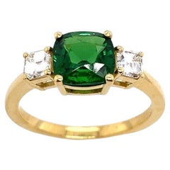 1.55ct Tsavorite coussin 3-Stone Ring with 2 Matching F/VS Asscher 0.40ct