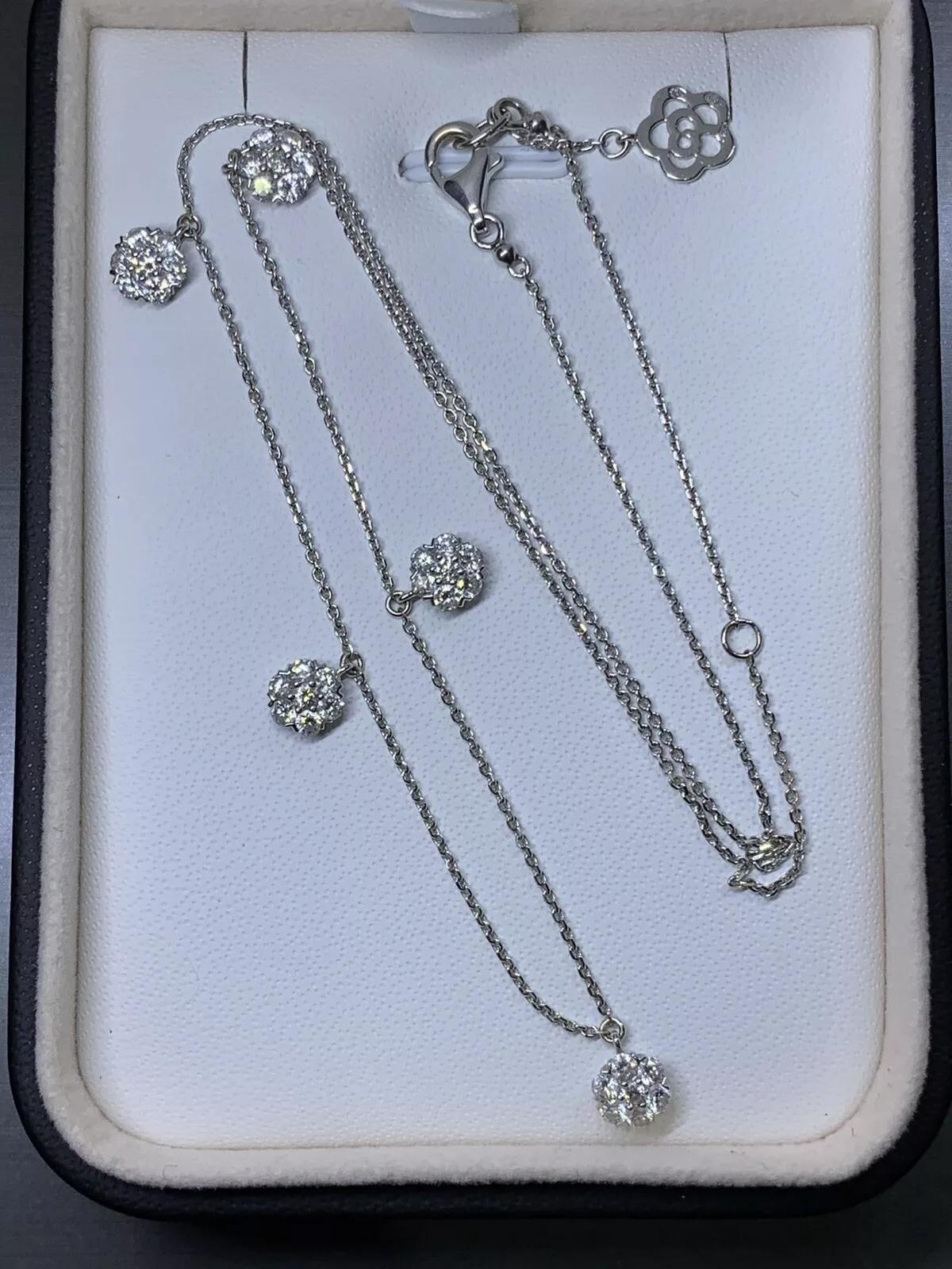 Collana con ciondolo a goccia con diamante da 1,55 carati in oro bianco 18 carati.

Splendida collana con diamanti a goccia su misura in oro bianco 18ct.

Collana a catena a maglie cubane con diamanti a goccia in oro bianco 18 carati.

Diamanti di