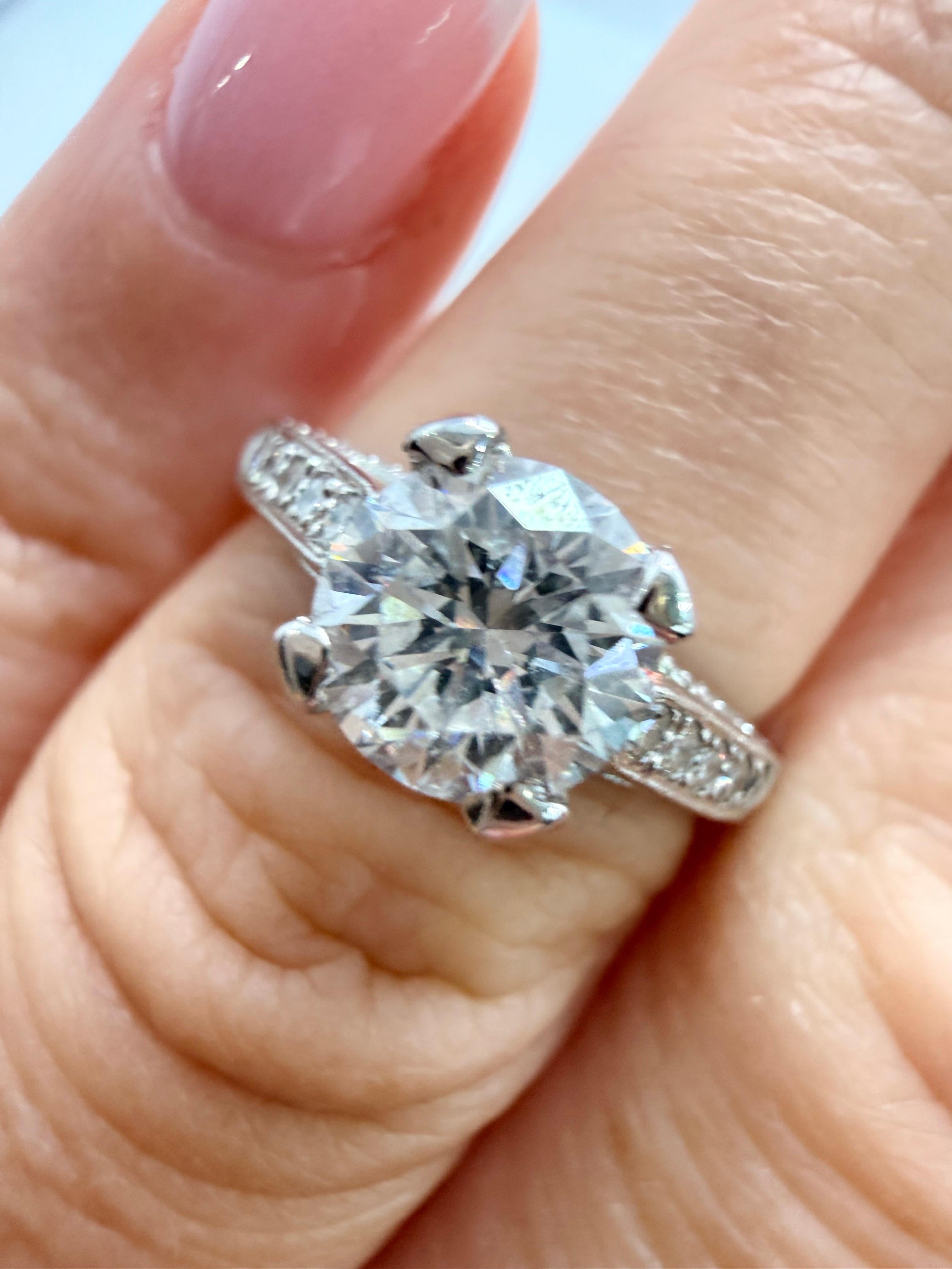 Bague de fiançailles en diamant de 1,55ct or 18KT en vente 2