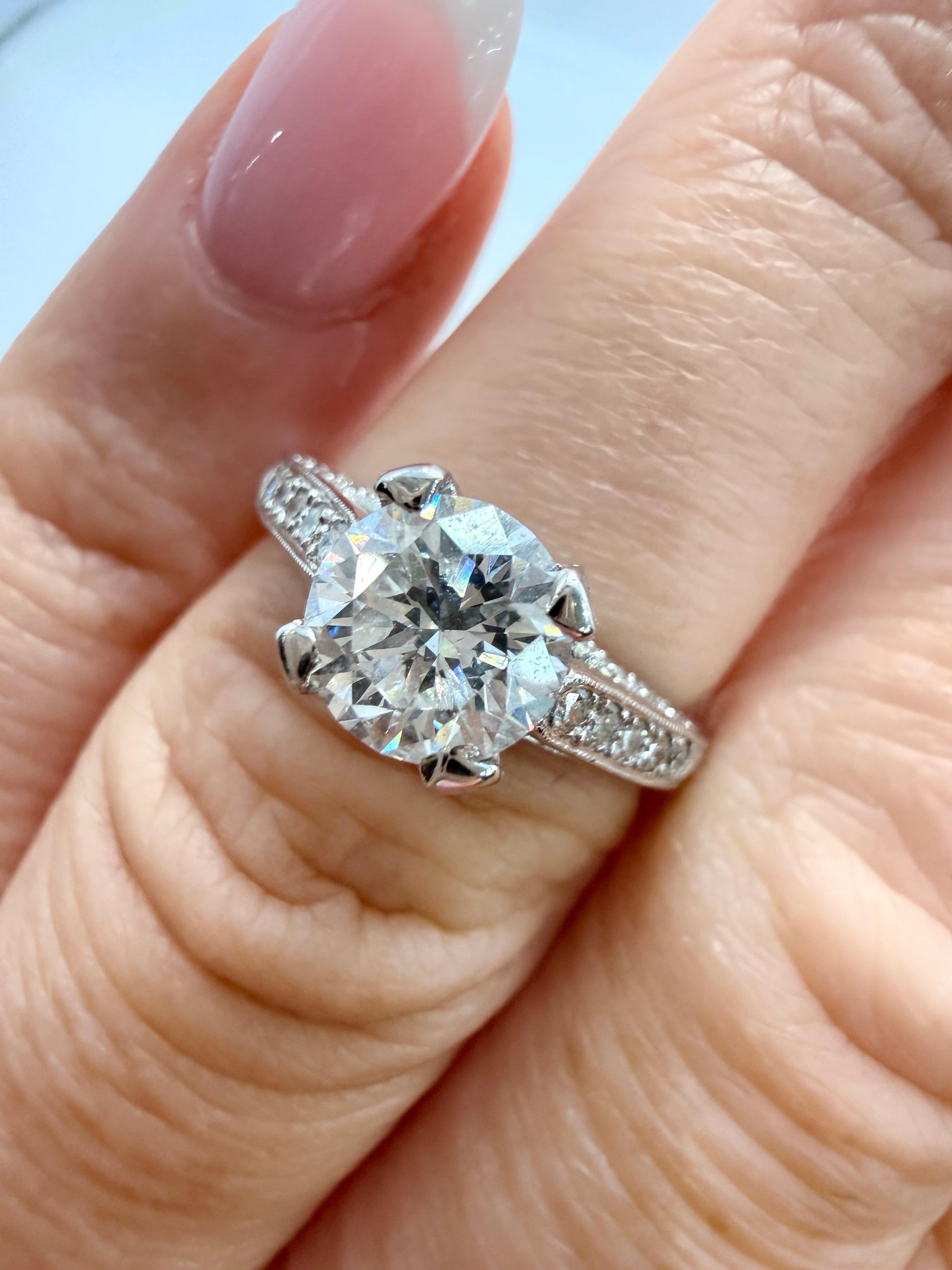 Bague de fiançailles en diamant de 1,55ct or 18KT en vente 3