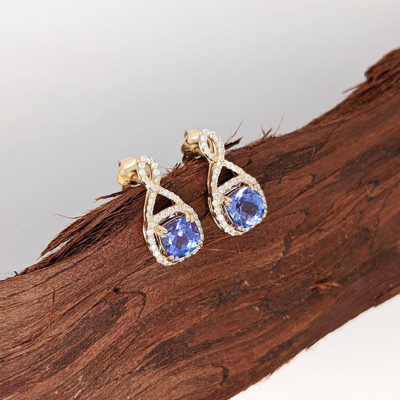 Modernist 1.55ct Tanzanite Drops w Diamond Accents in 14K Yellow Gold Cushion Cut 5mm For Sale