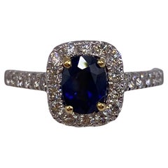 1,55 Karat w Kissenschliff Saphir & runder Diamant Halo-Ring in 18KT zweifarbigem Gold mit Halo-Ring