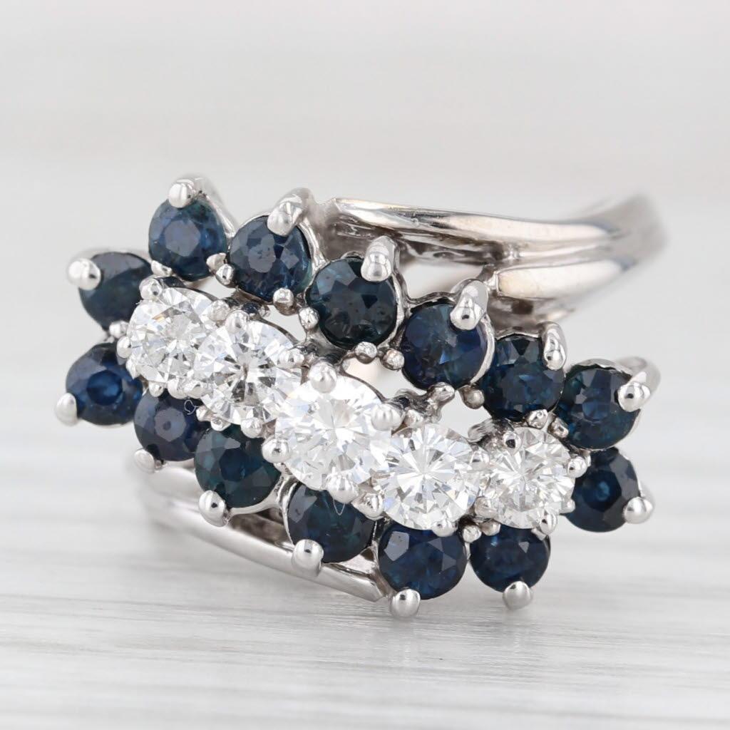 Femenino o masculino 1.55ctw Anillo de Diamantes Zafiro Azul en Gradas Oro Blanco 14k Talla 6.25 Cocktail en venta