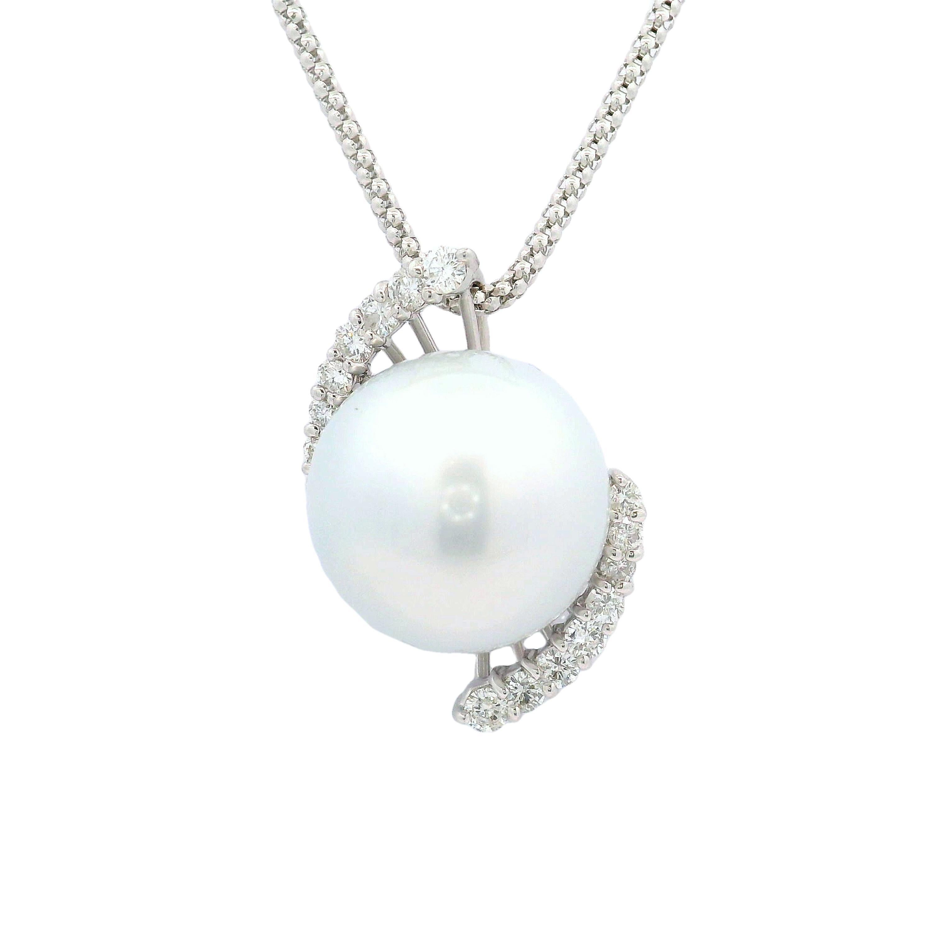 Contemporary 15.5MM South Sea Pearl Diamond 18k White Gold Pendant Chain For Sale